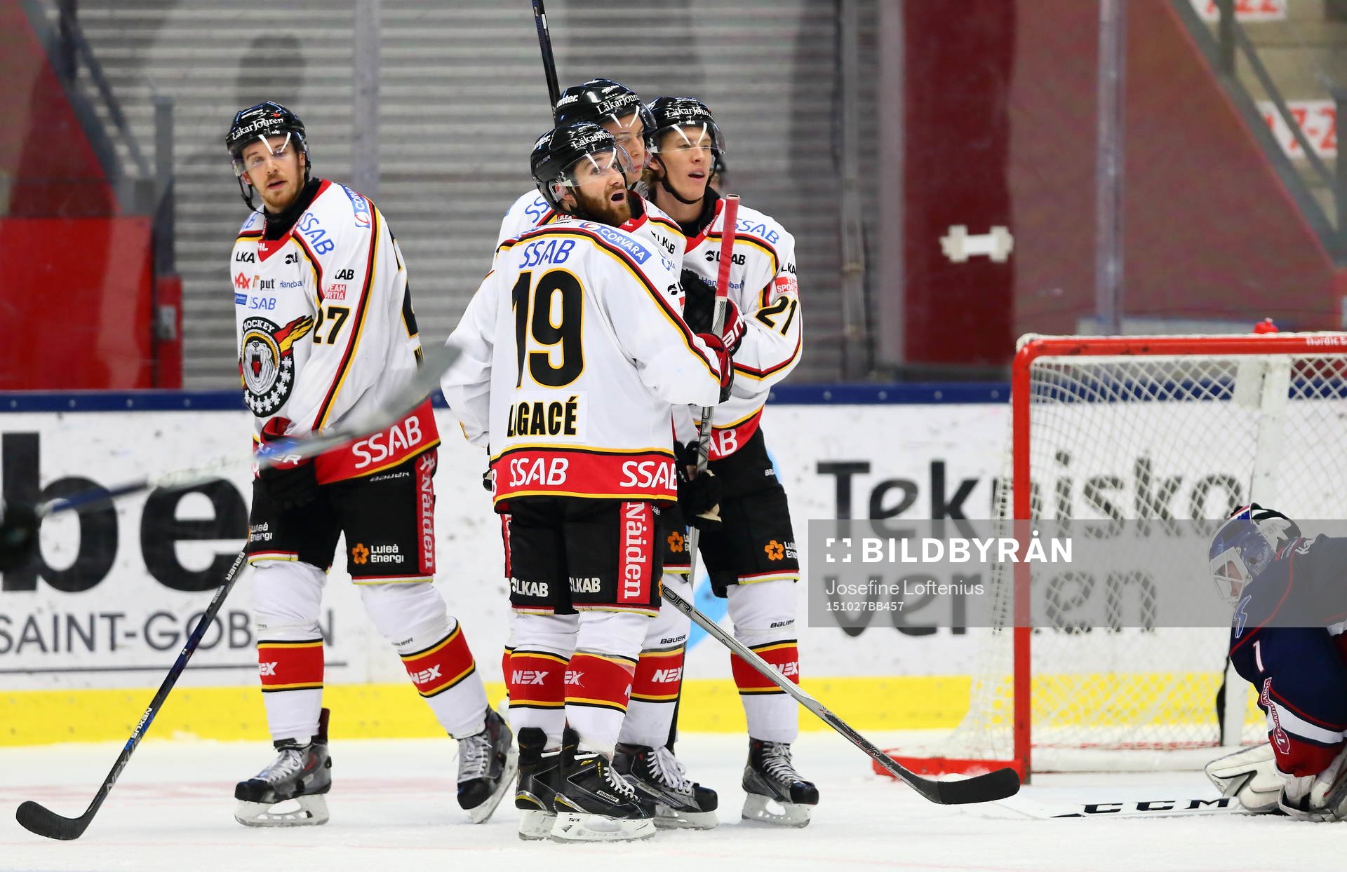 Luleå firar 3-2-målet, gjort av Johan Harju, med bara en