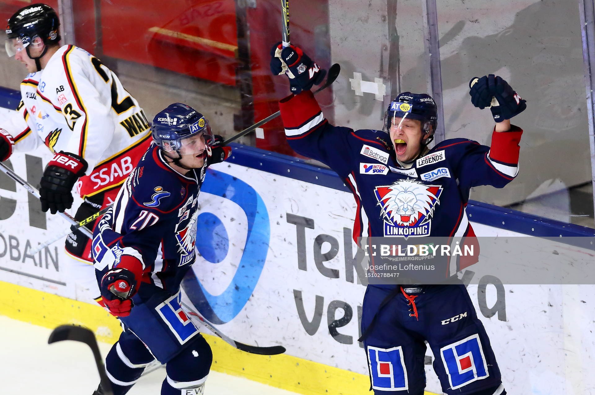 Linköpings Vilmos Gallo jublar med Linköpings Nick