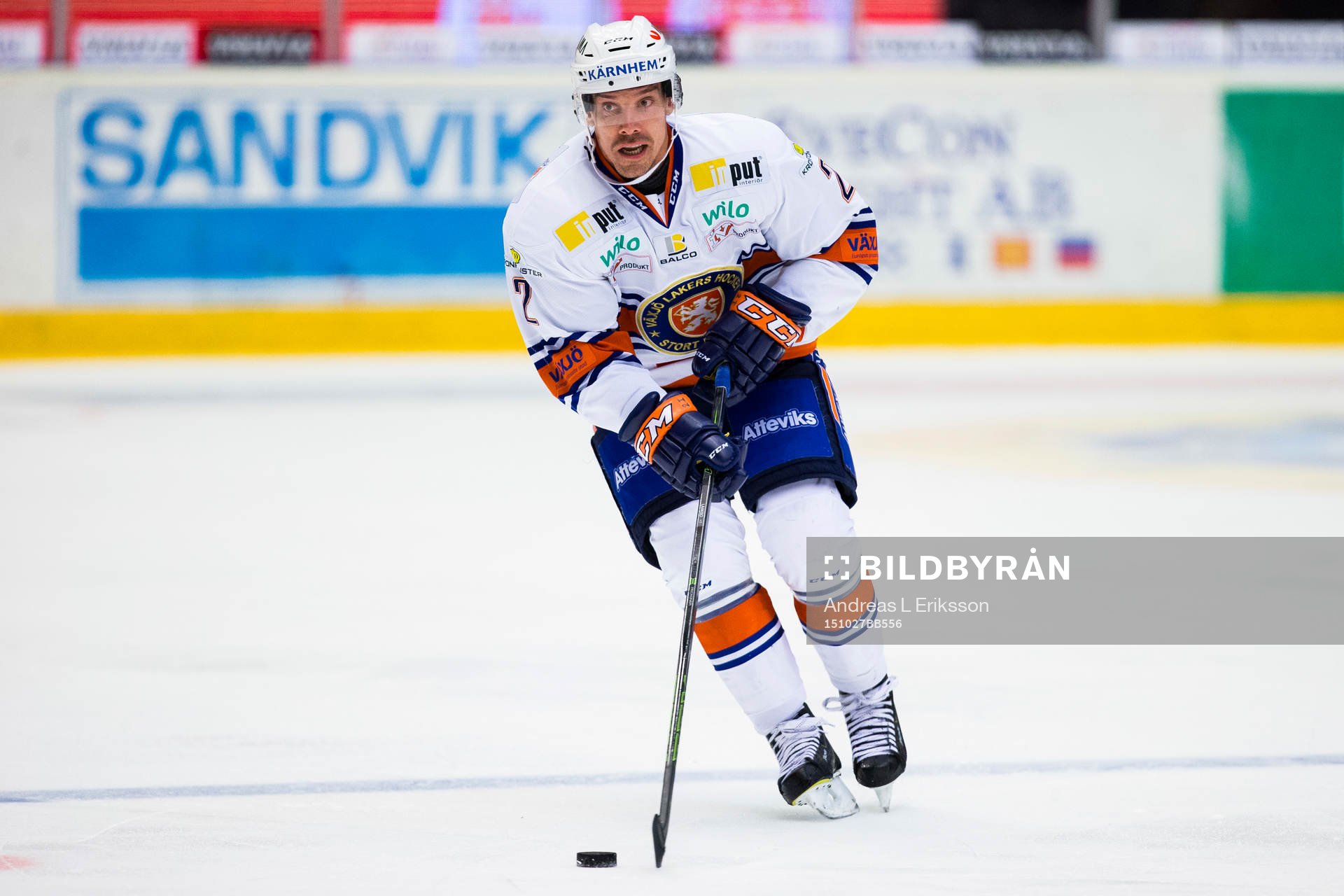 Växjös Teemu Laakso med pucken
