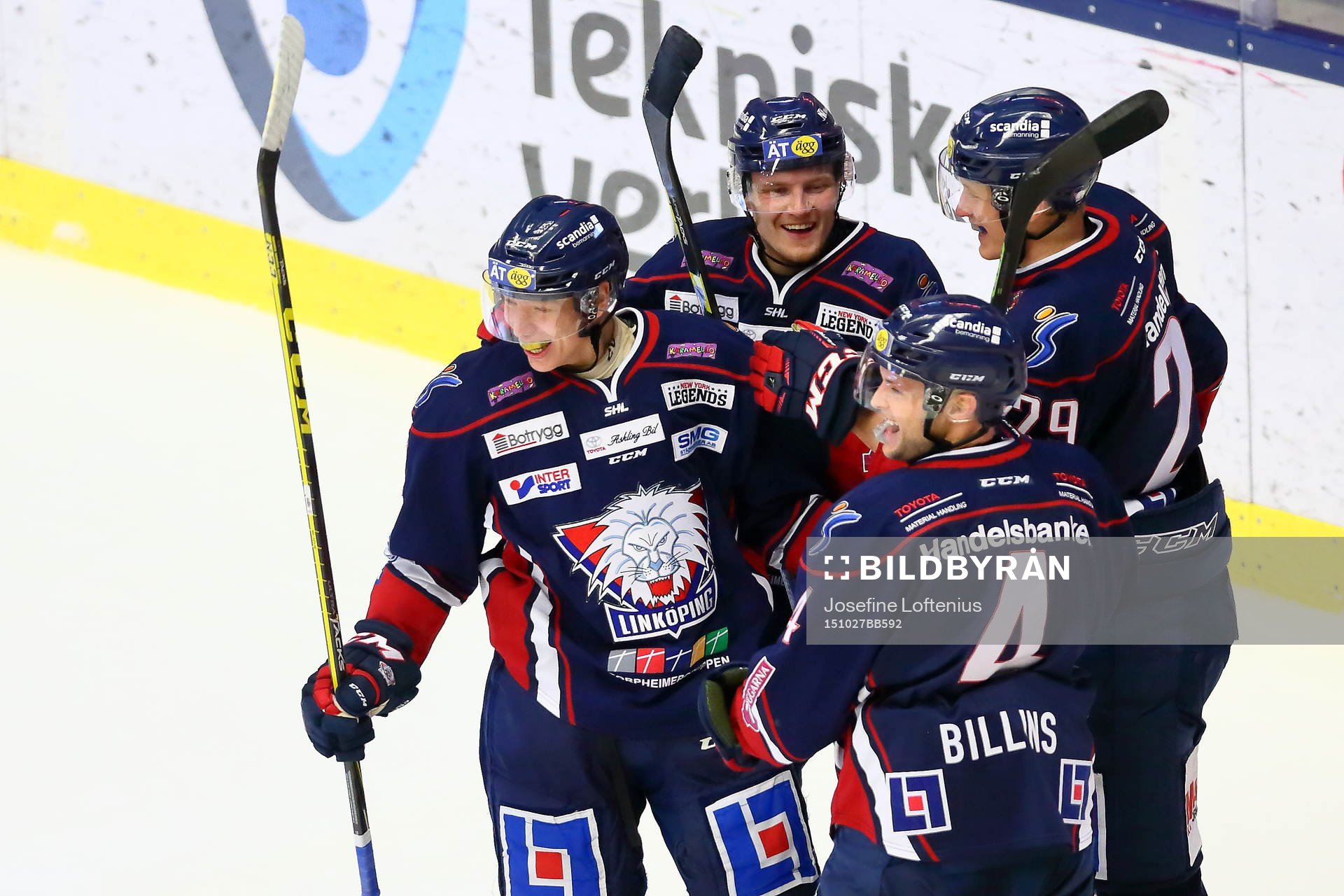 Linköpings Vilmos Gallo firar 3-0-målet och det första