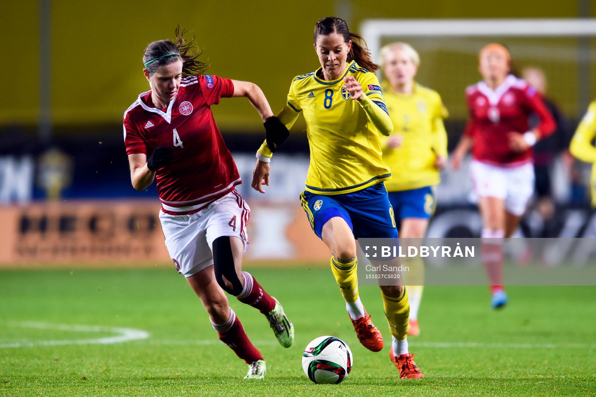 Danmarks Sofie Junge Pedersen och Sveriges Lotta Schelin