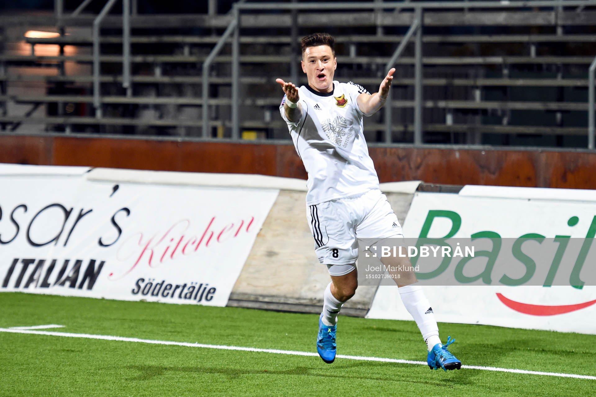 Östersunds Jamie Hopcutt jublar