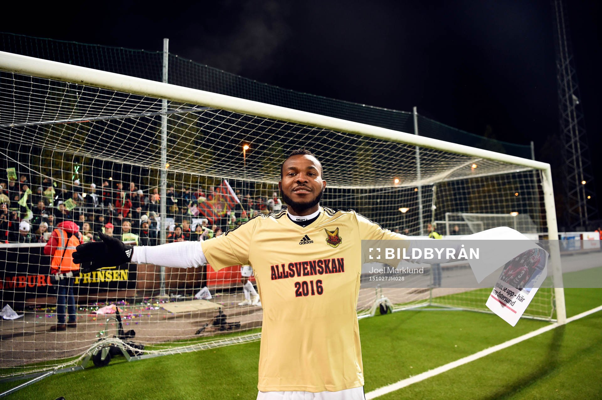 Östersunds Michael Omoh jublar