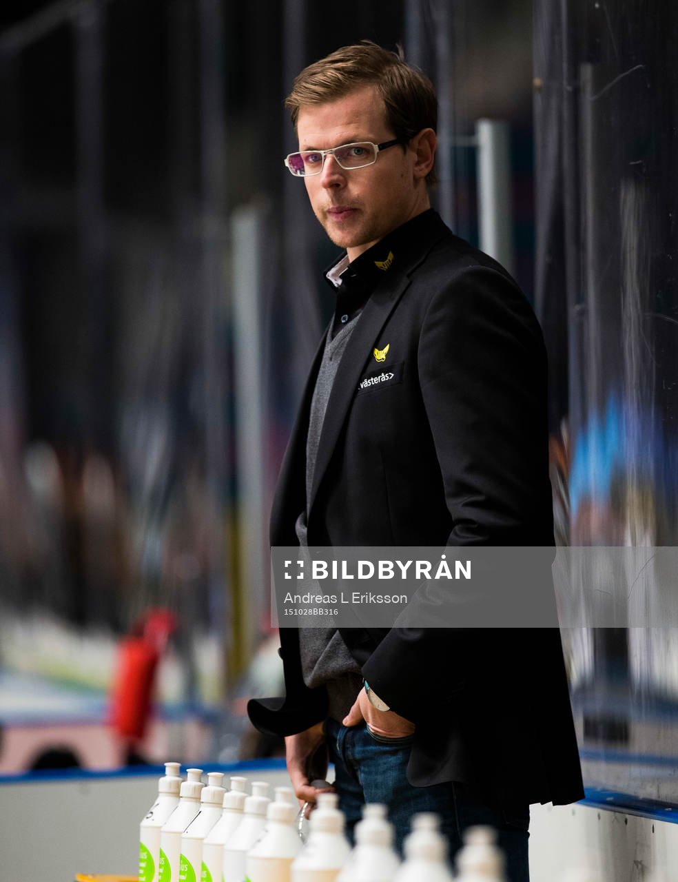 Västerås tränare Martin Filander innan ishockeymatchen i