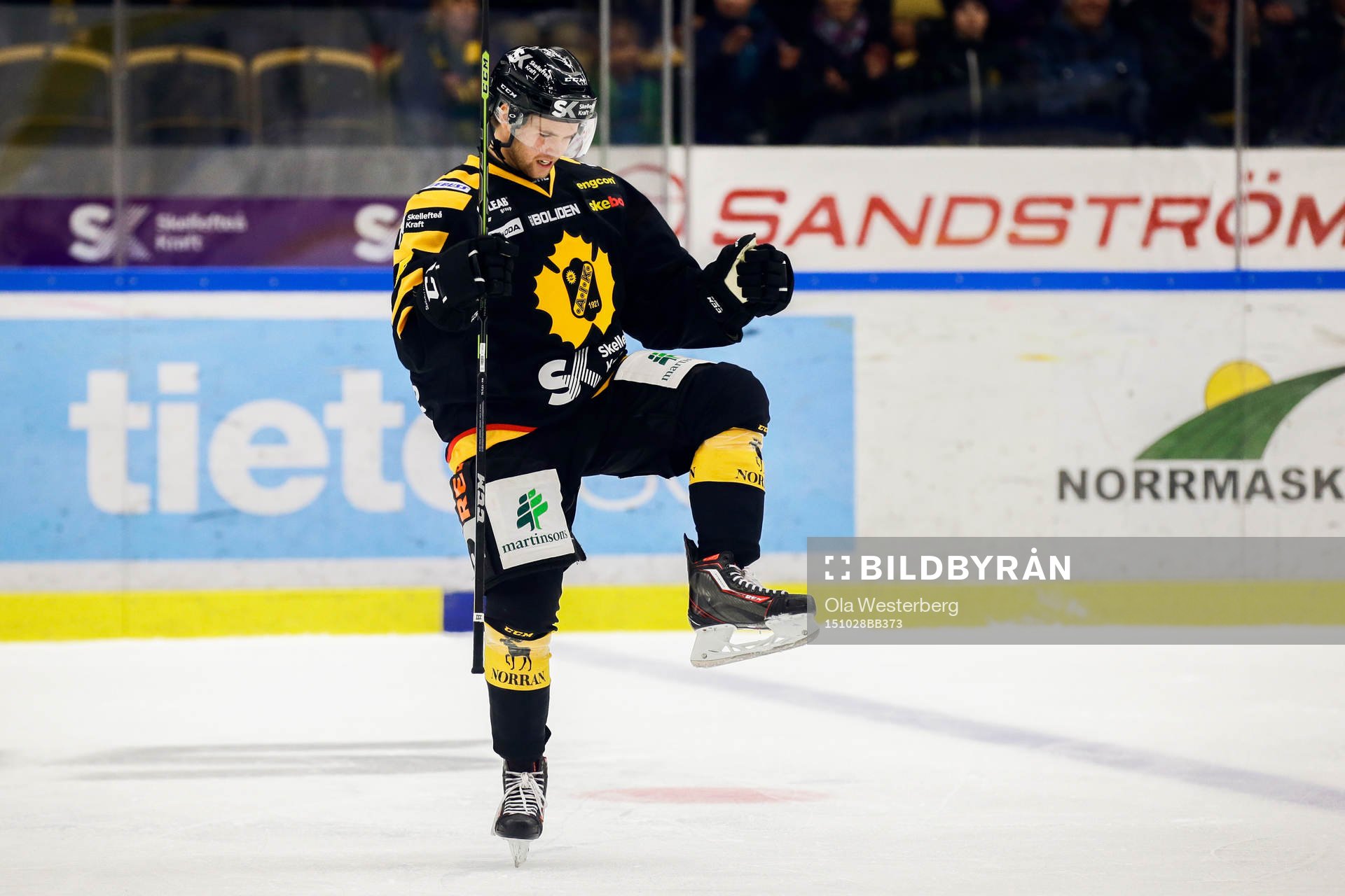 Skellefteås Anton Öhman jublar