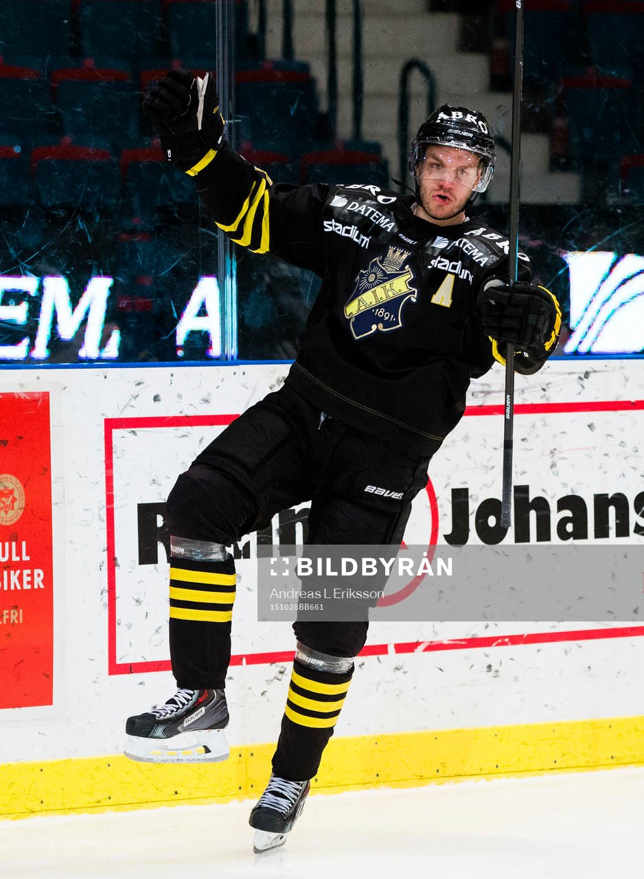 s Fredrik Hynning jublar