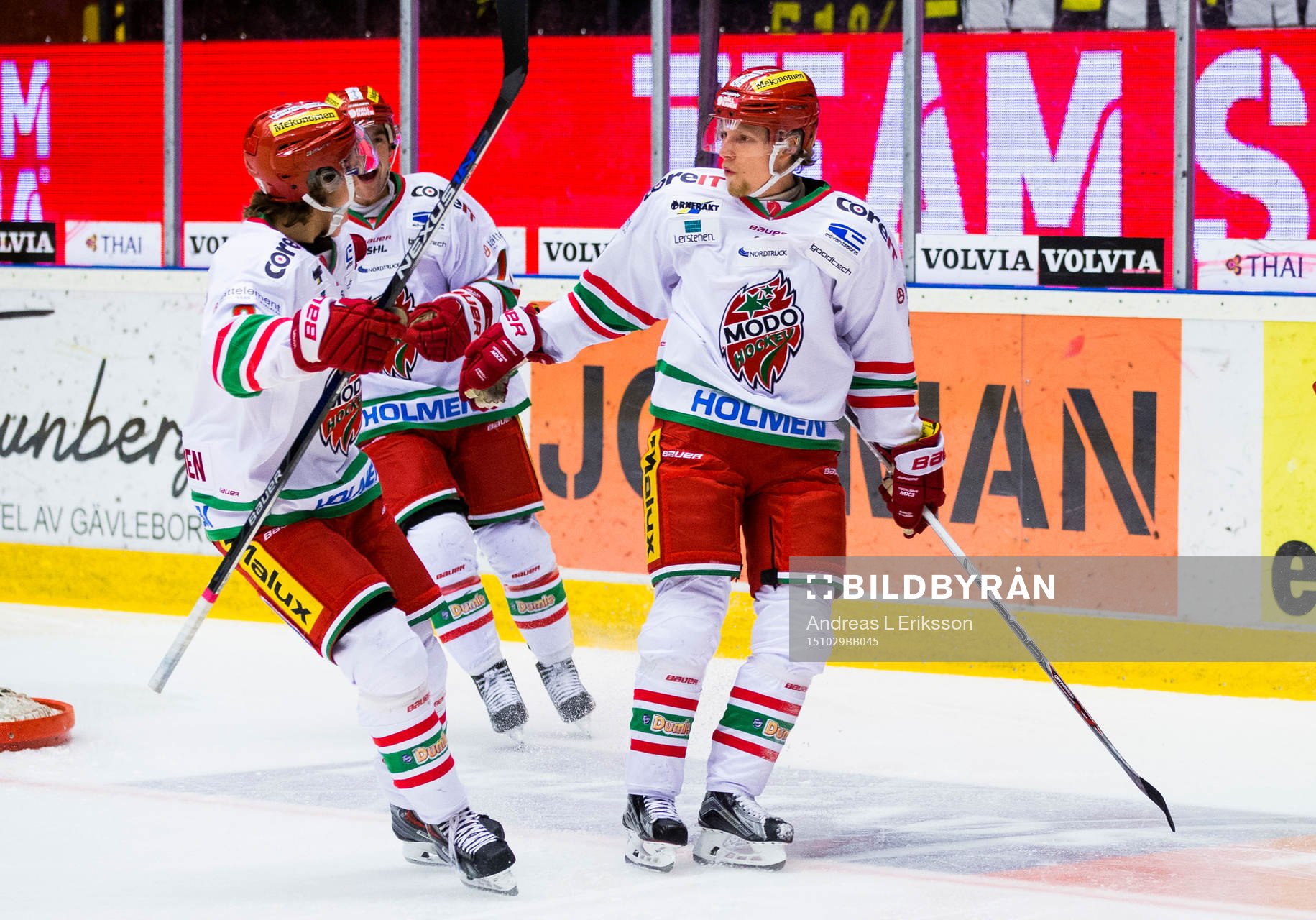 Modos Jesper Lindgren och Kristian Jakobsson jublar