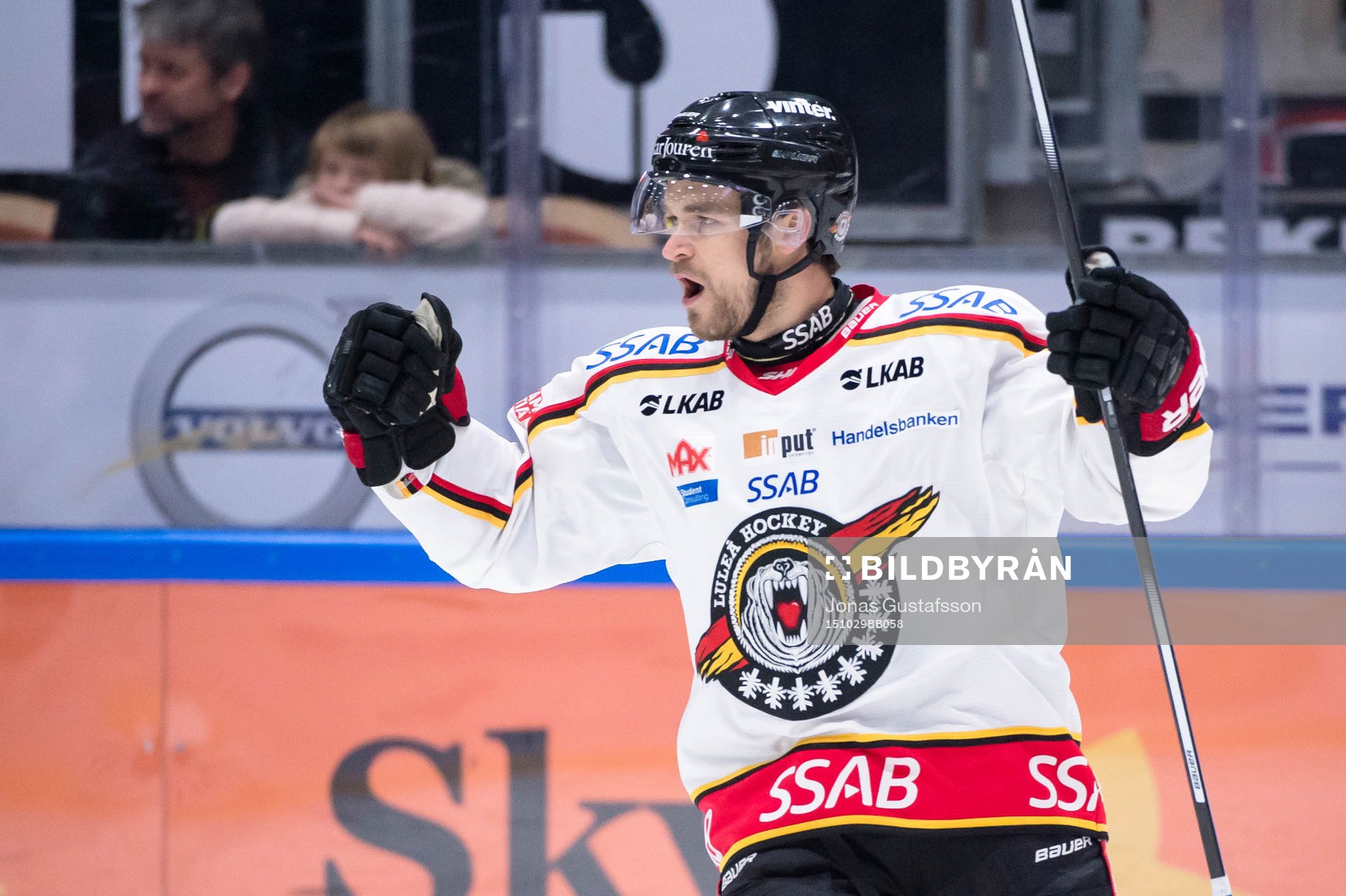 Luleås Craig Schira har gjort 1-0 till Luleå och jublar