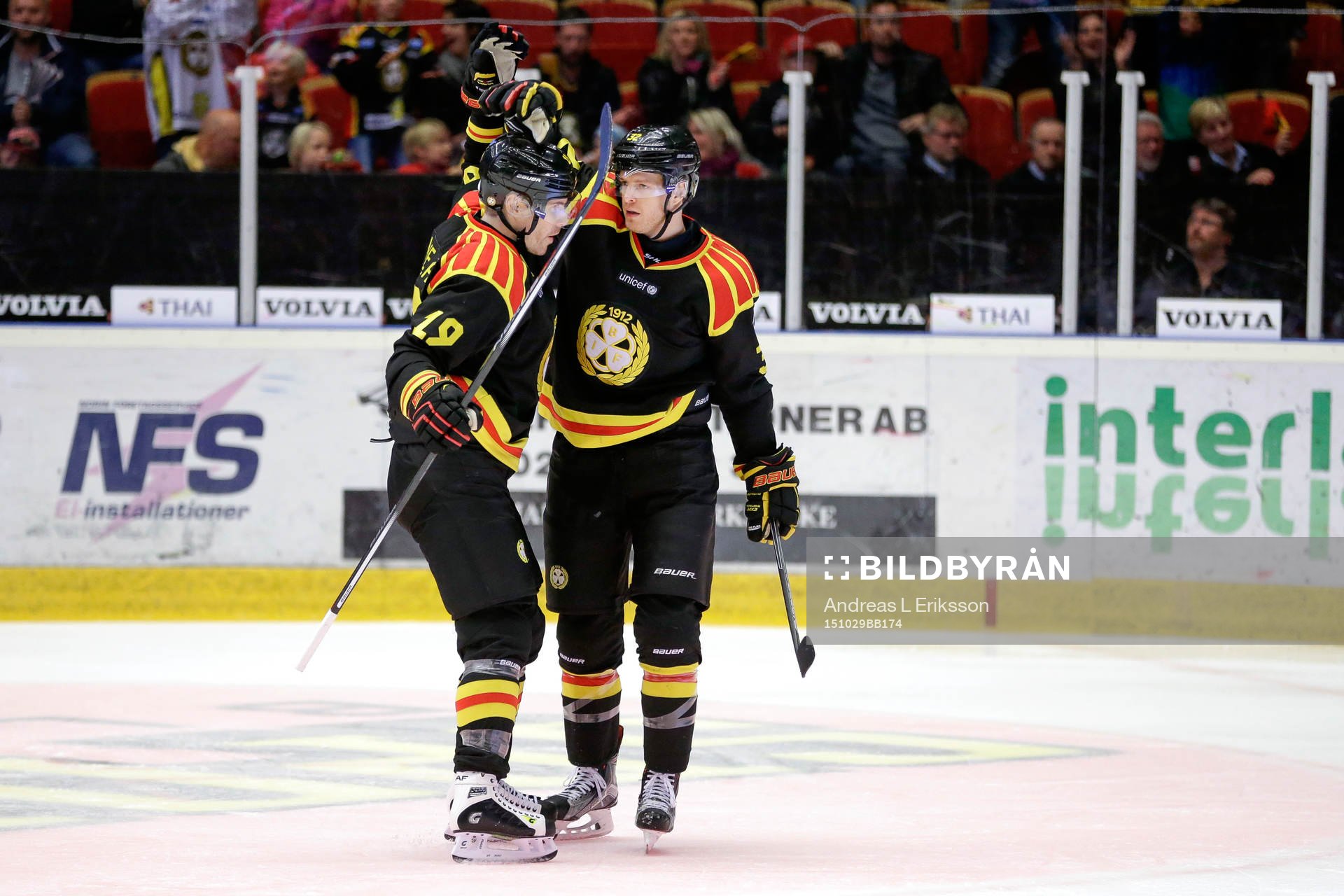 Brynäs Anssi Salmela jublar med Nick Johnson