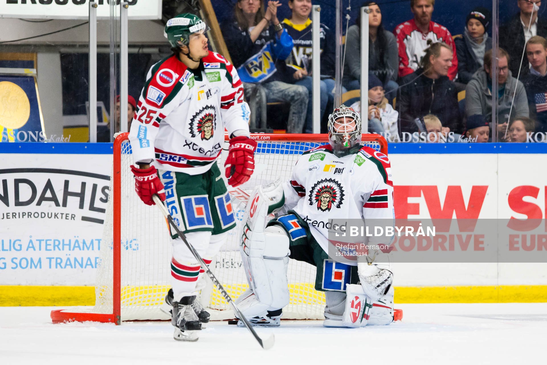 Frölundas Oliver Lauridsen och målvakt Lars Johansson
