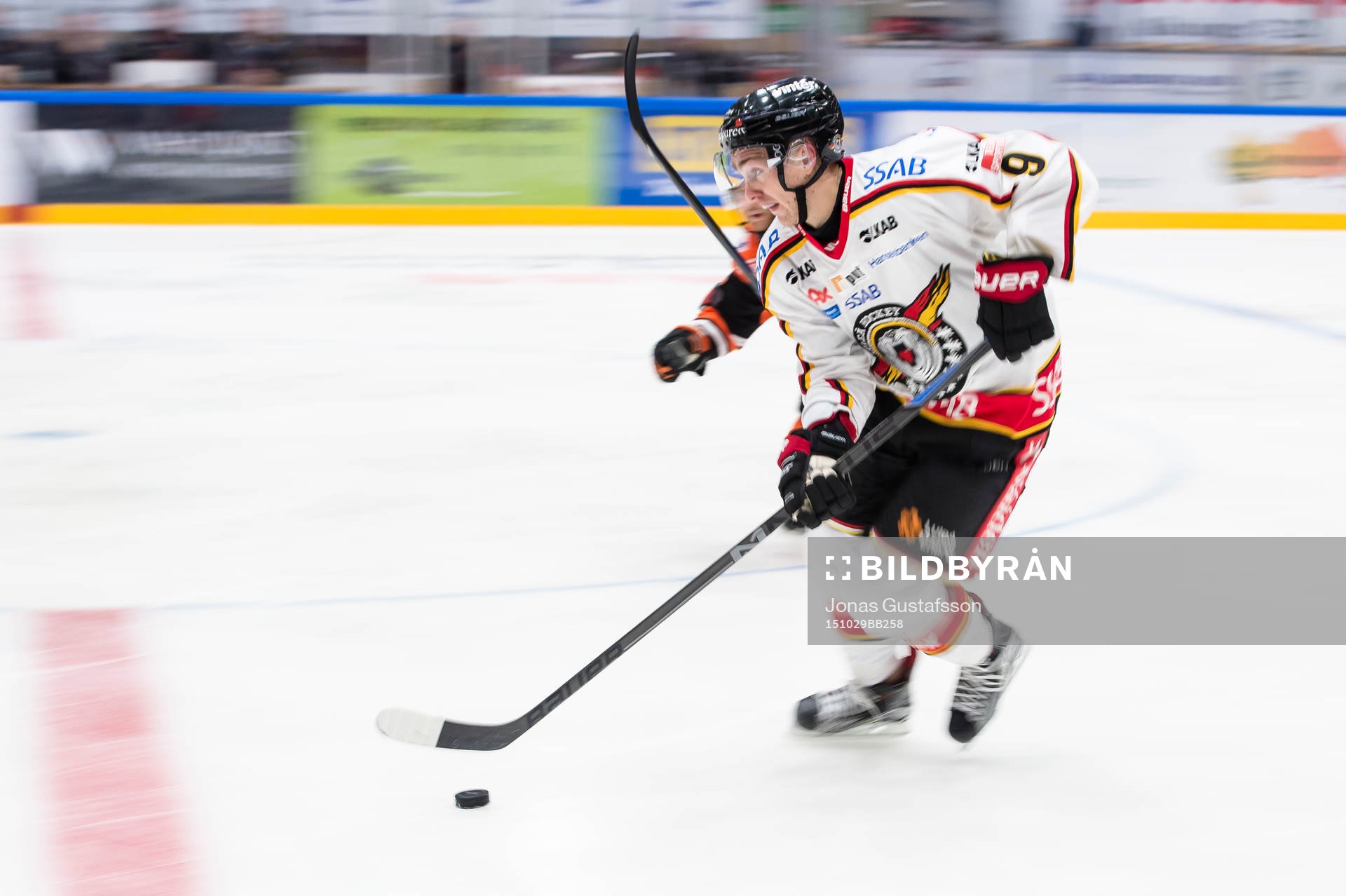 Luleås Johan Forsberg med pucken