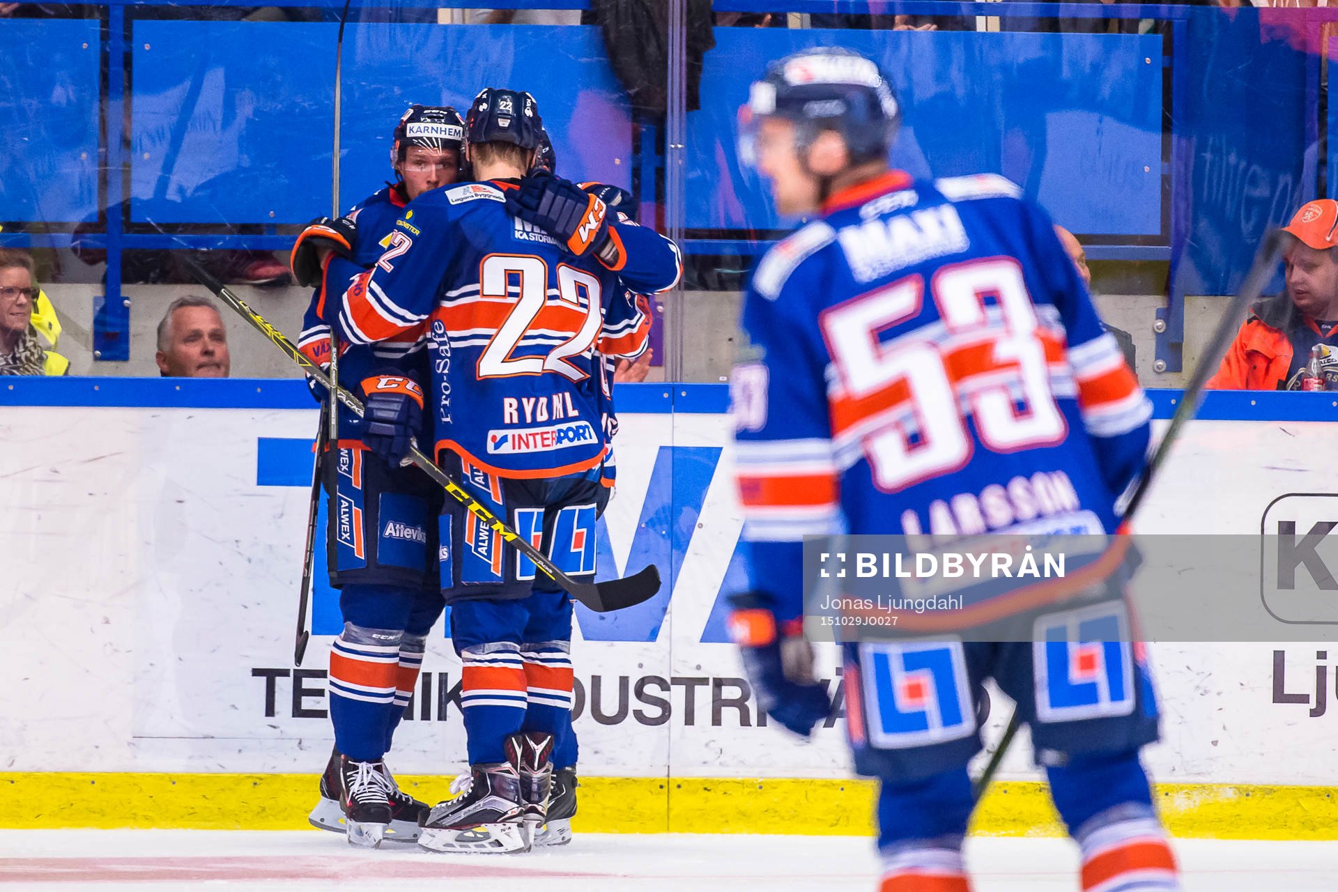 Växjös Erik Josefsson jublar