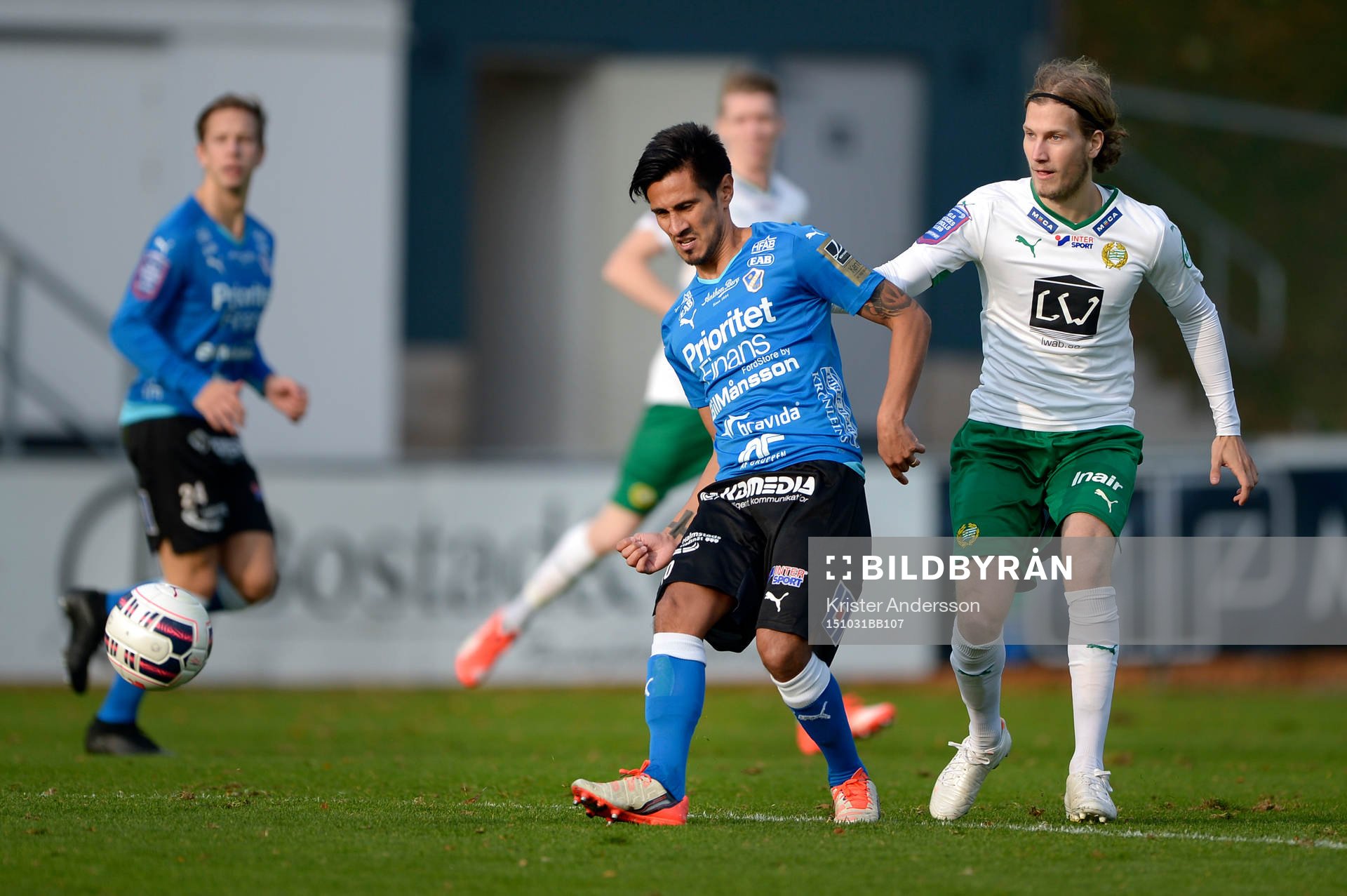 Halmstads Antonio Rojas och Hammarbys Oliver Silverholt
