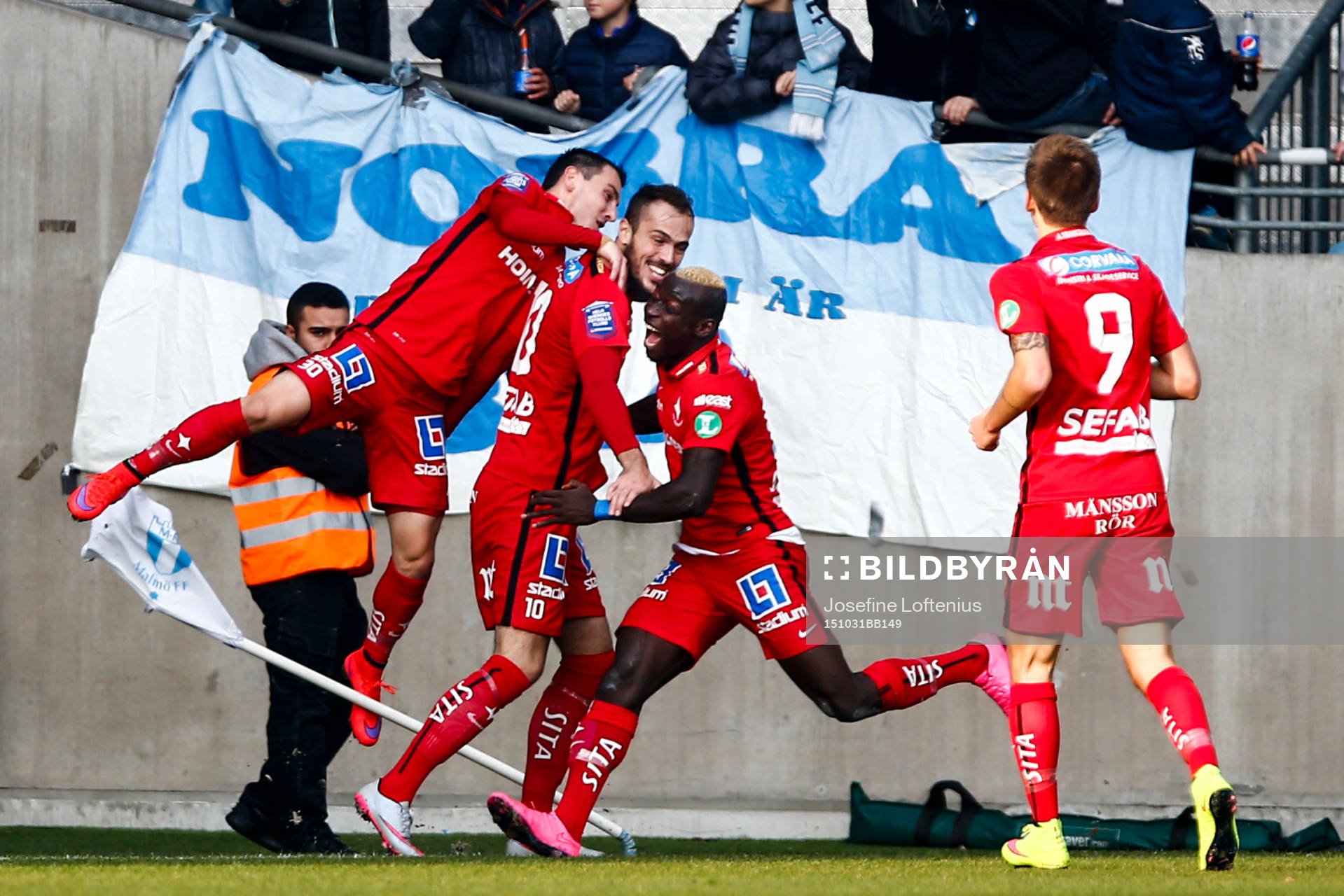 Norrköpings spelare jublar