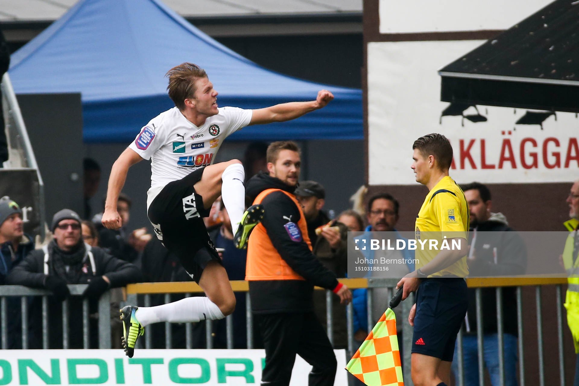 Örebros Martin Broberg jublar