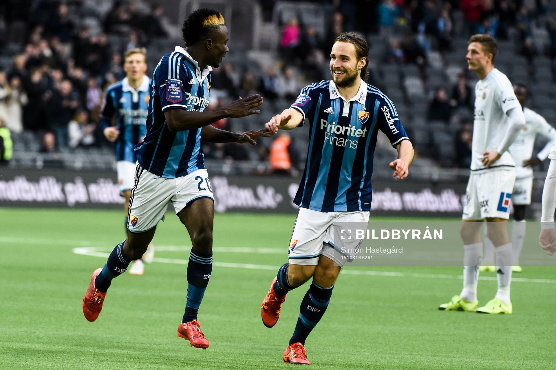 Djurgårdens Sam Johnson och Kevin Walker jublar
