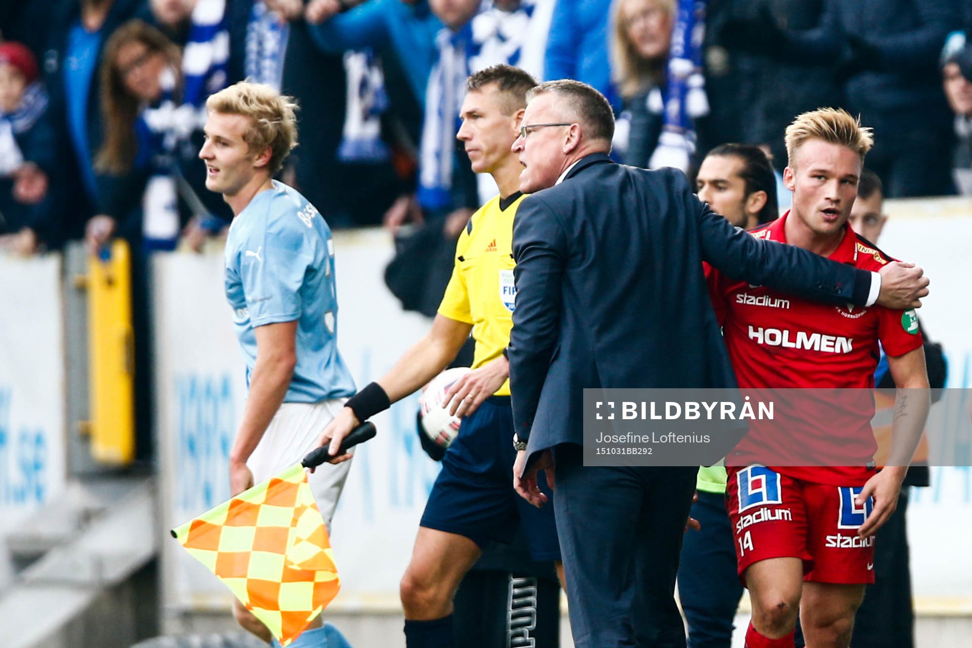 Norrköpings tränare Jan Andersson lugnar ner Niklas