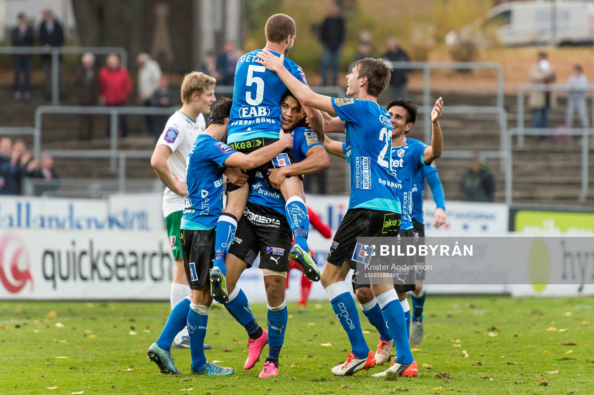 Halmstads spelare jublar