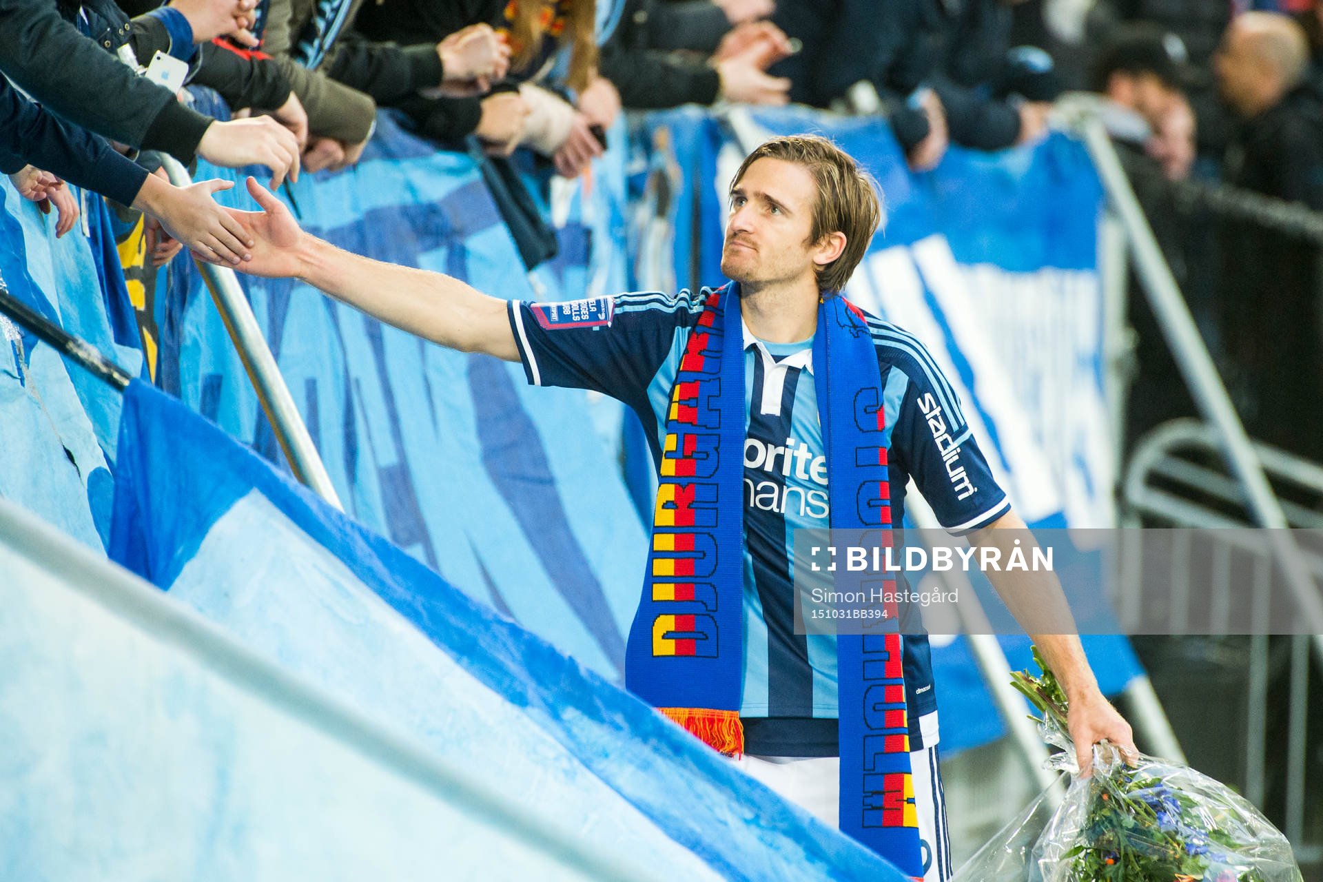 Djurgårdens Jesper Arvidsson hyllas av supportrarna