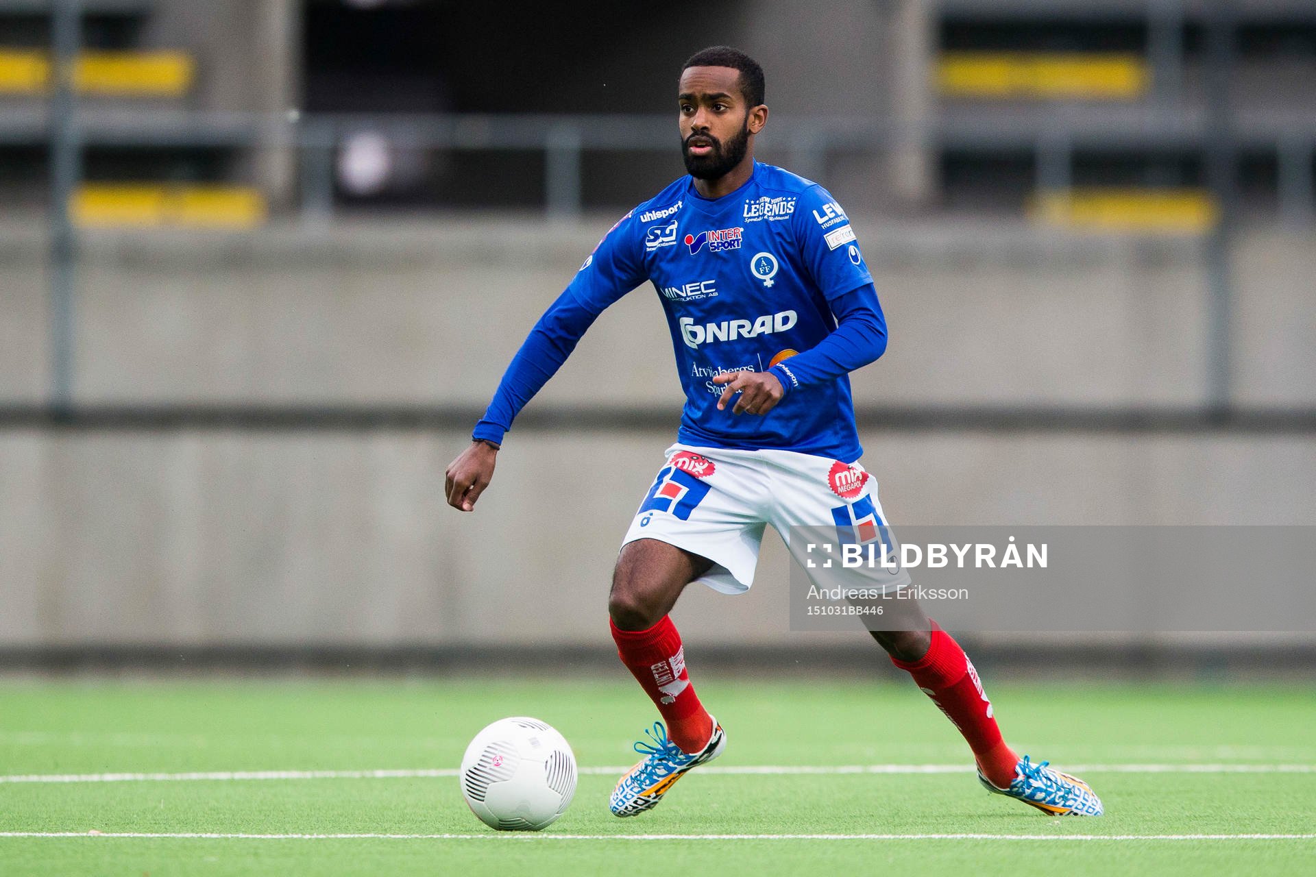 Åtvidabergs Ammar Ahmed med bollen