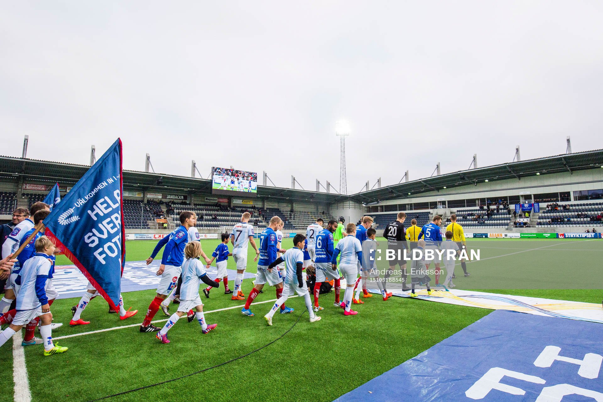 Gefles och Åtvidabergs spelare gör entré på Gavlevallen