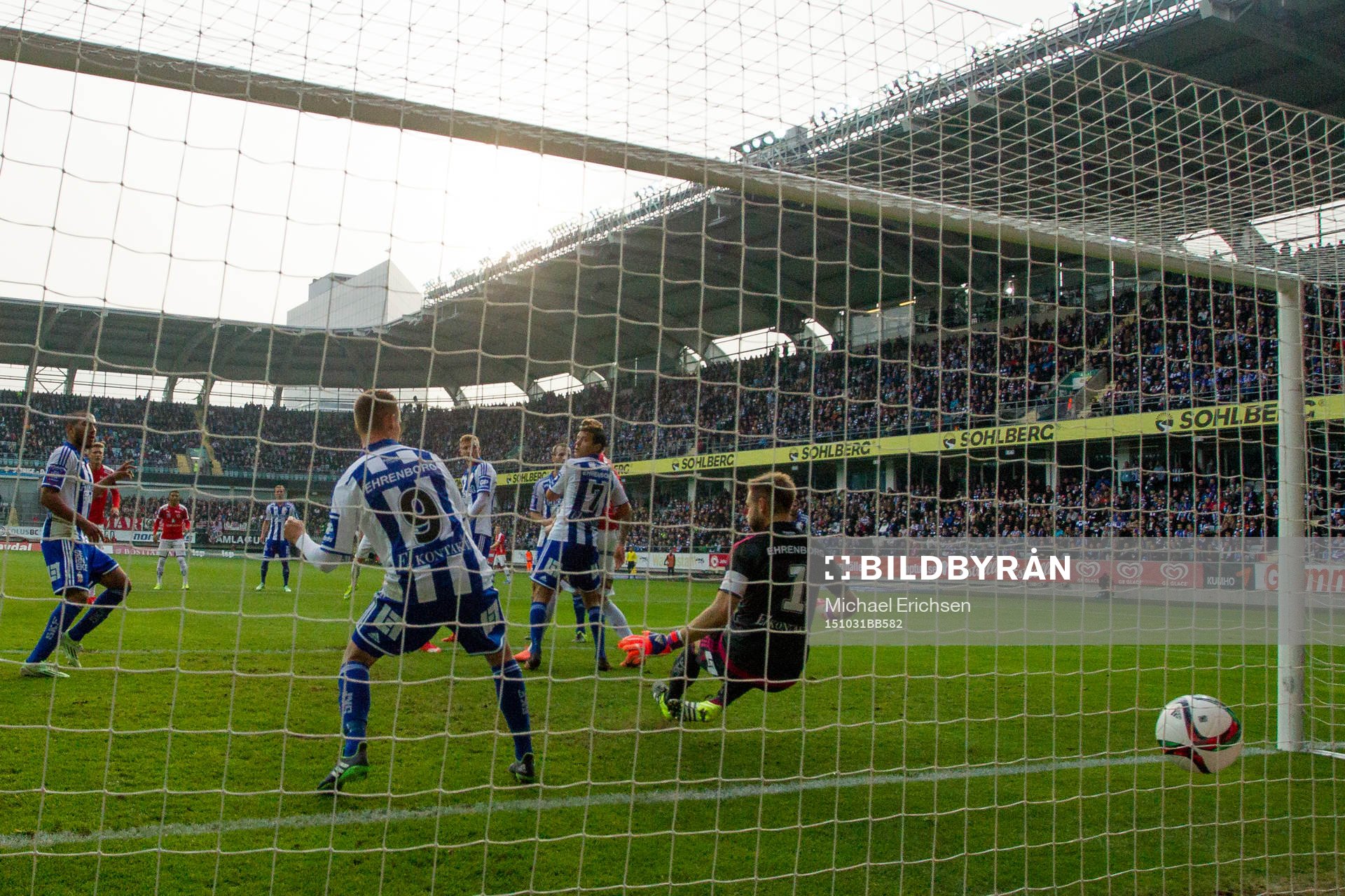 IFK Göteborgs målvakt John Alvbåge släpper in 0-2