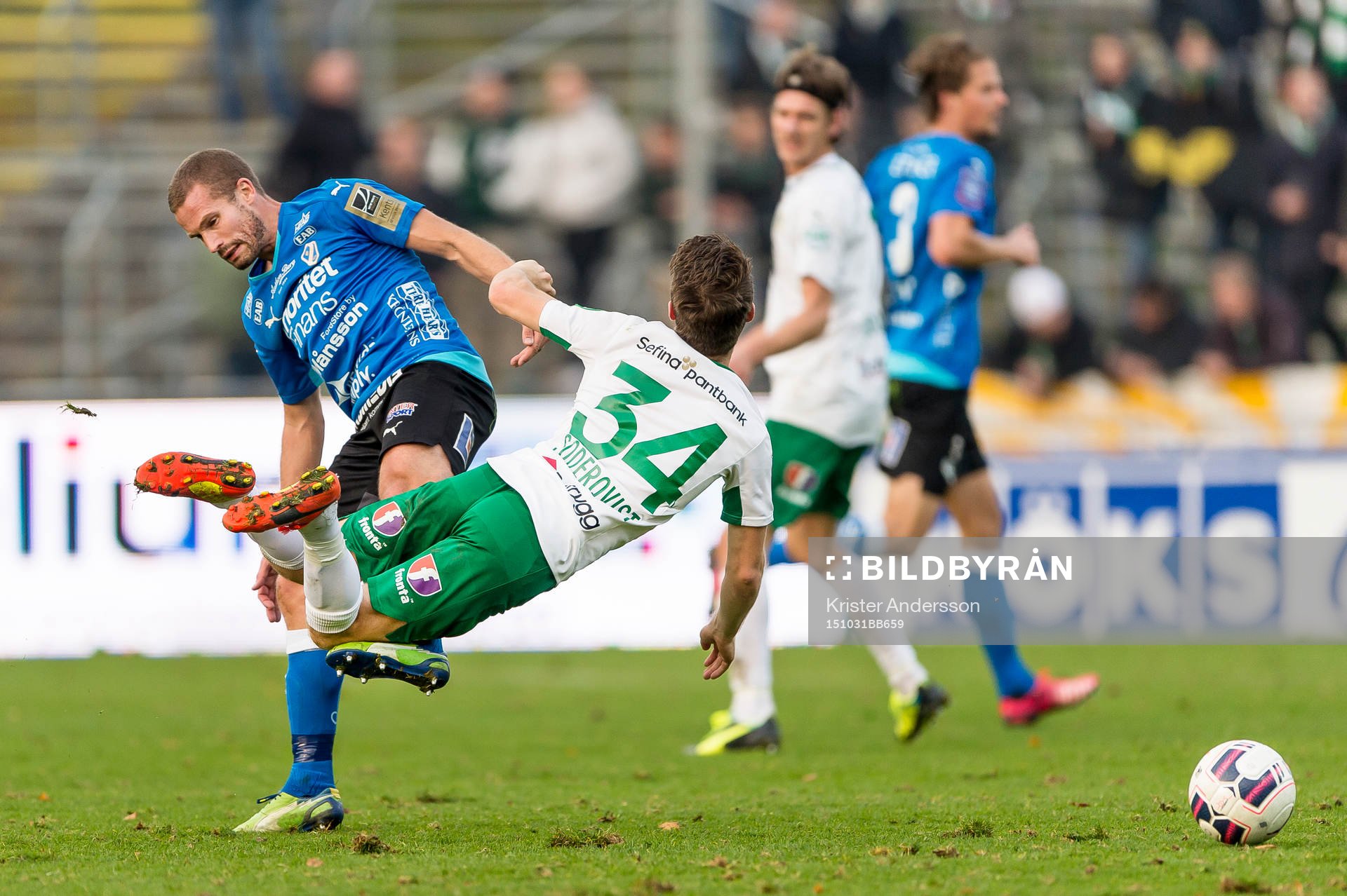 Halmstads Christoffer Andersson fäller Hammarbys Måns