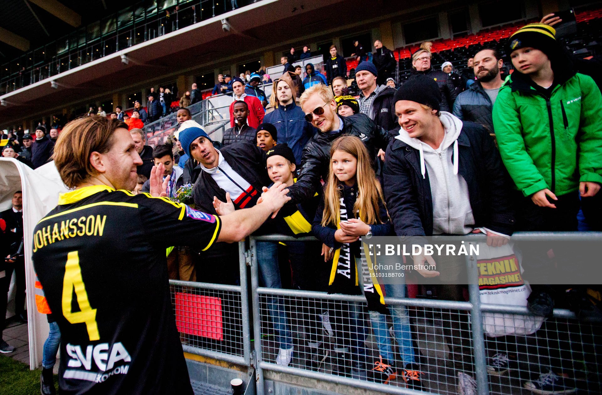 s Nils-Eric Johansson tackar fansen