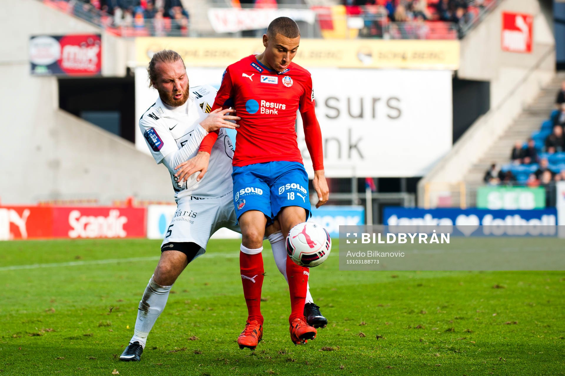 Helsingborgs Jordan Larsson och Häckens Emil Wahlström