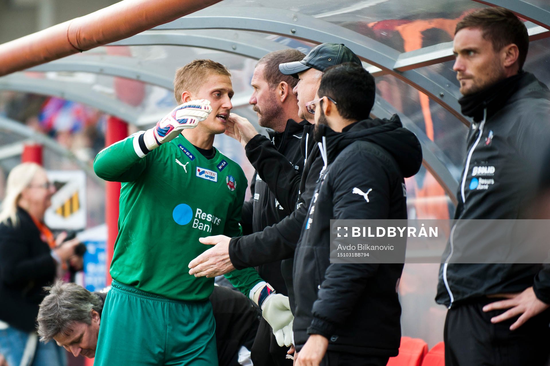 Helsingborgs målvakt Pär Hansson tacka medspelare