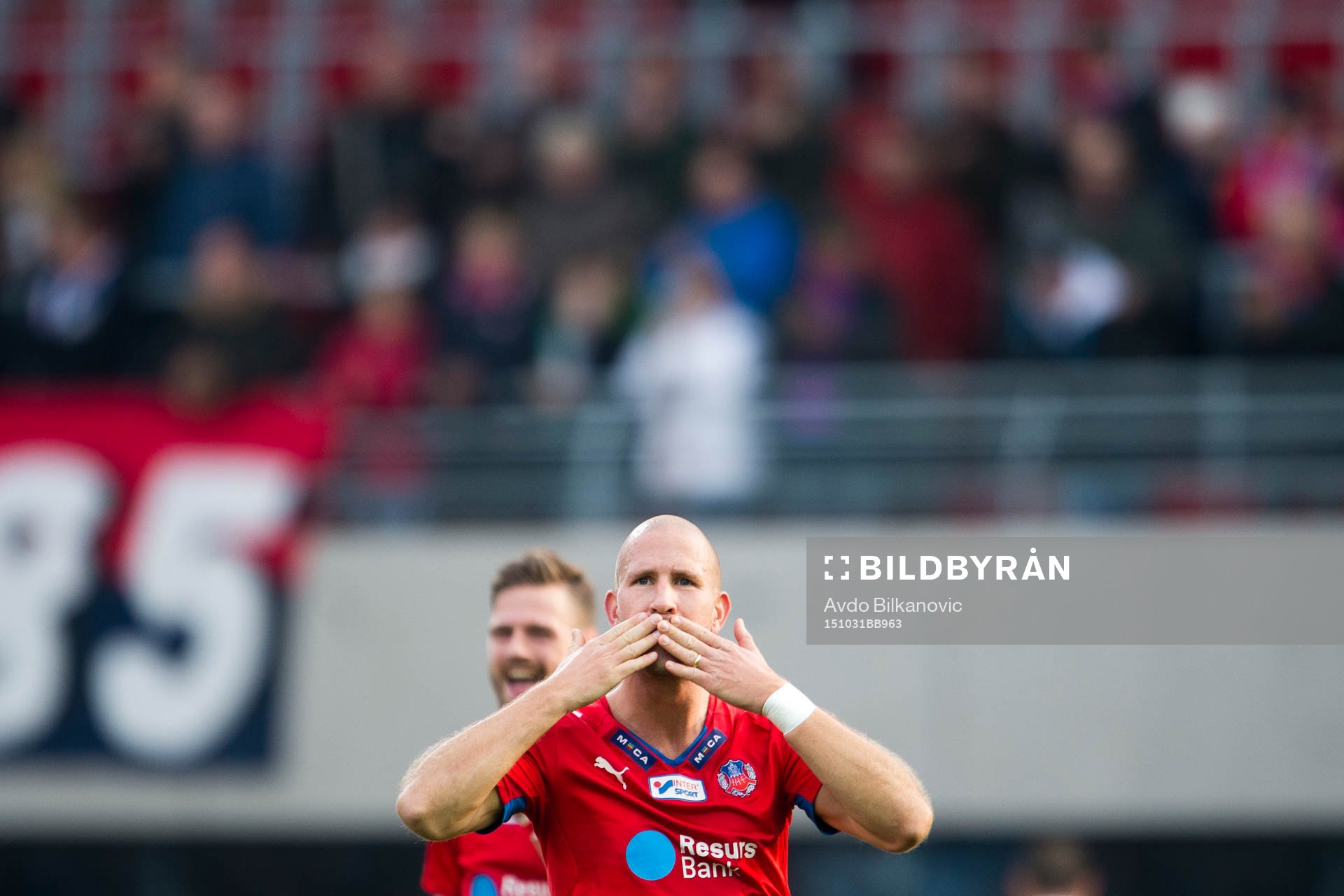 Helsingborgs Mattias Lindström bytts ut