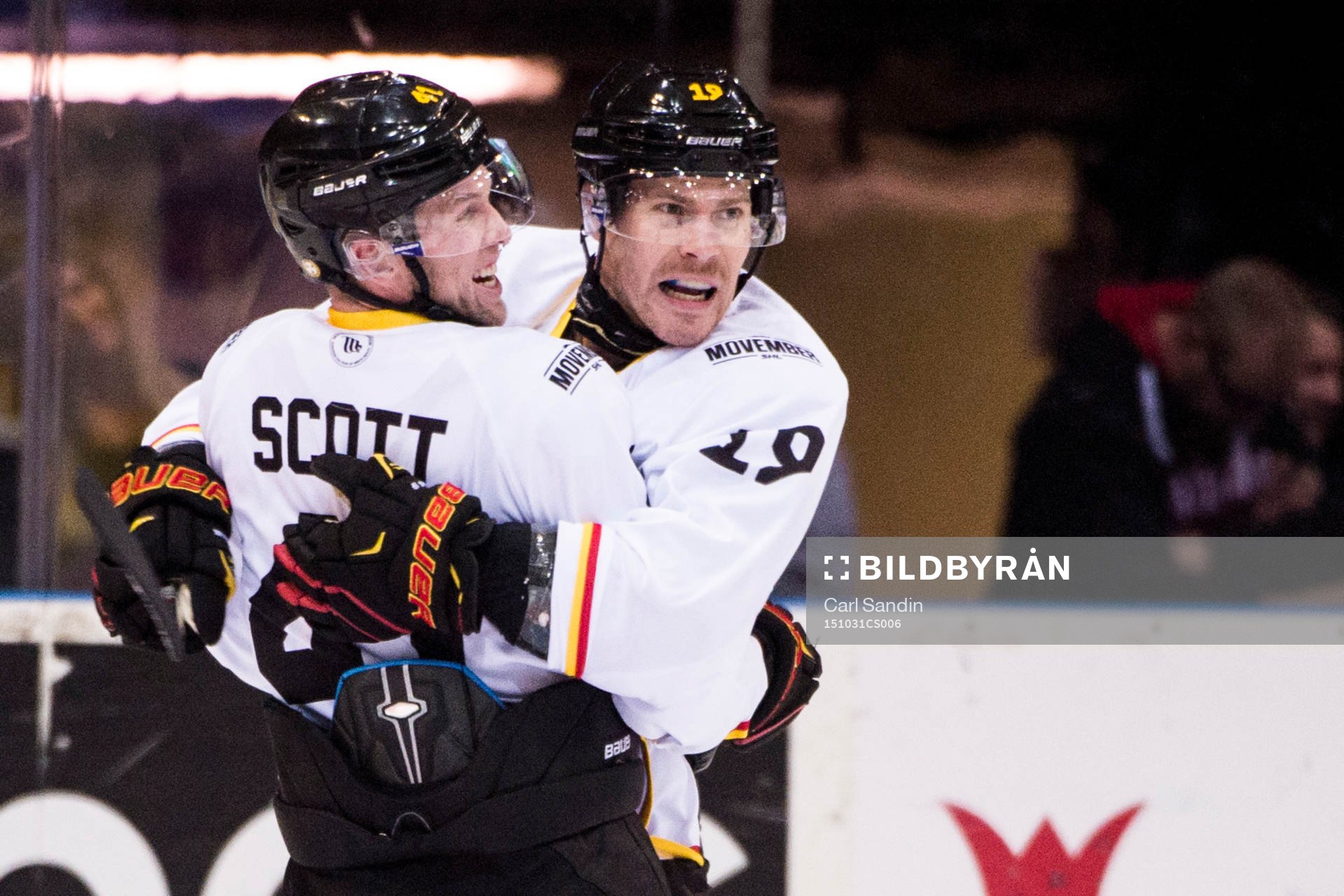 Brynäs Anssi Salmela och Greg Scott jublar