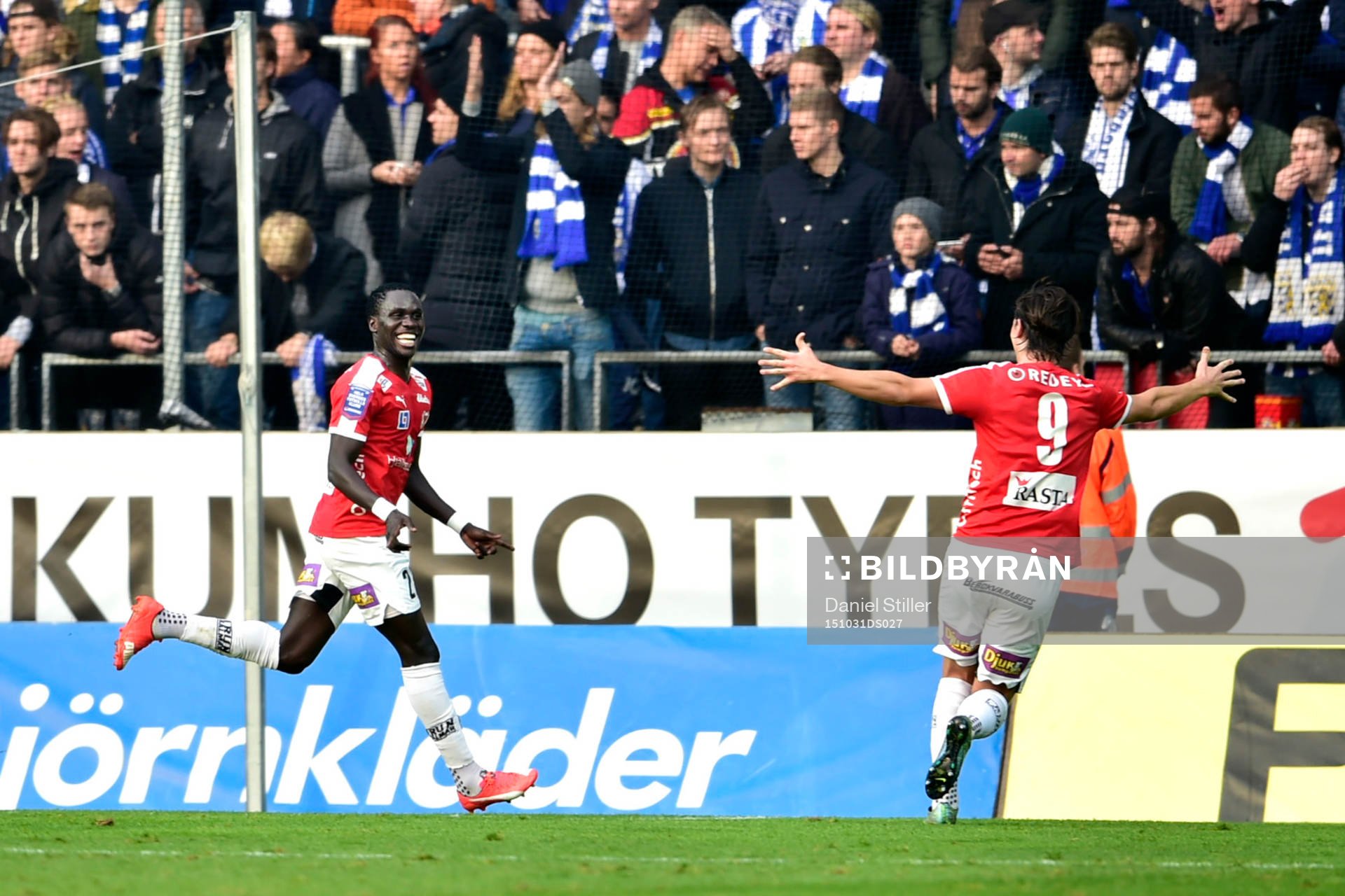 Kalmars Papa Alioune Diouf jublar