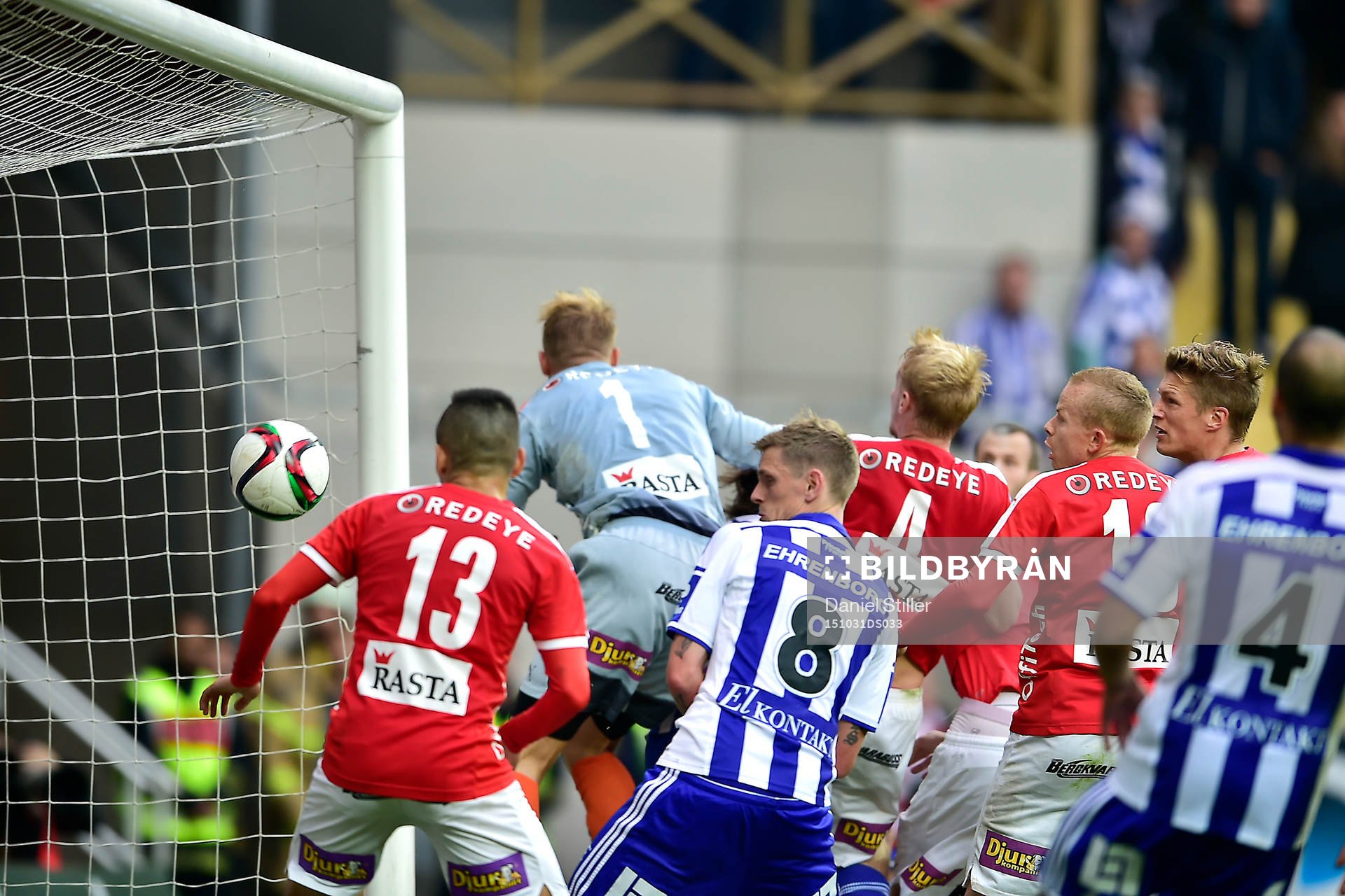 IFK Göteborgs Mads Winther Albeck nickar bollen till 1-2