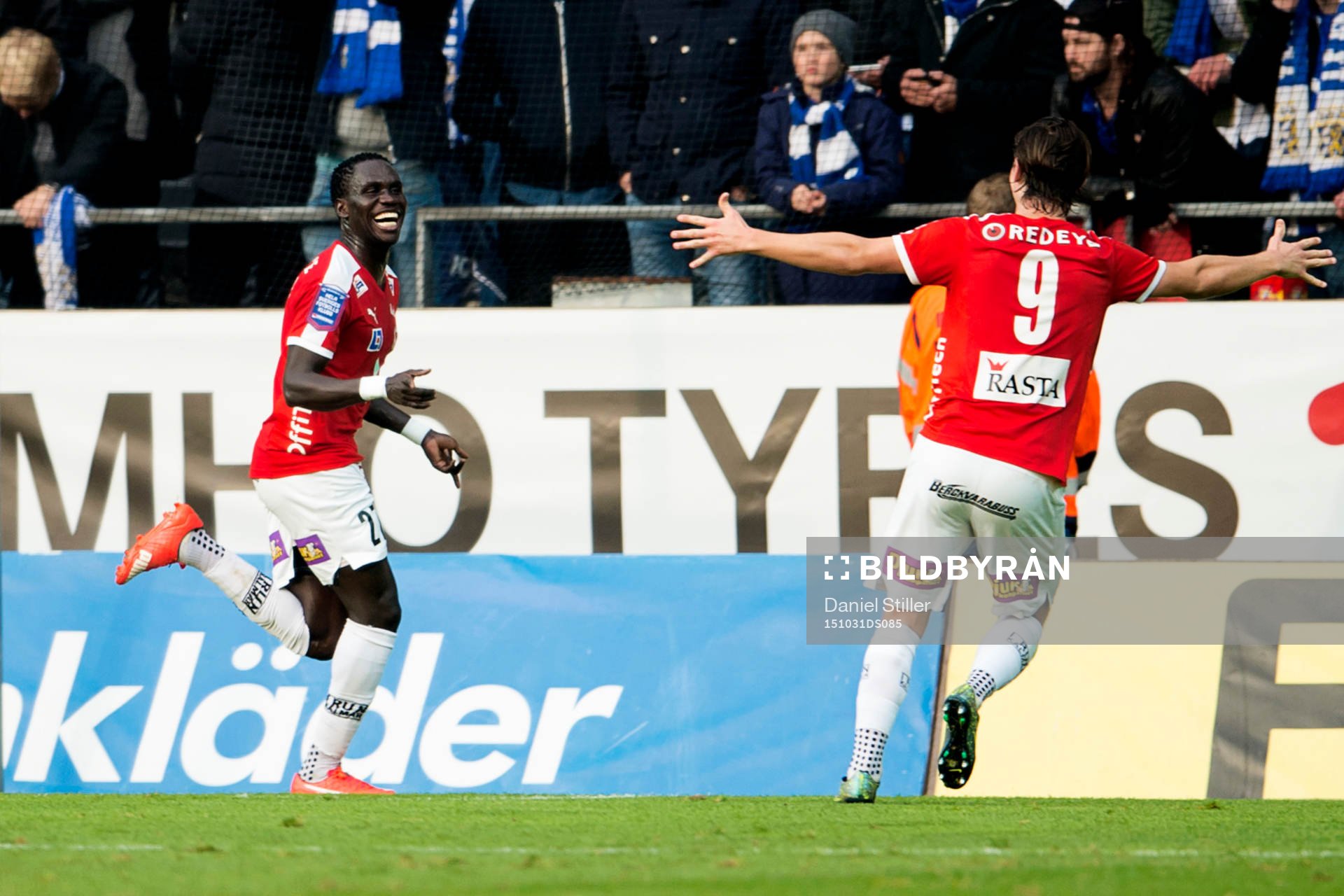 Kalmars Papa Alioune Diouf jublar