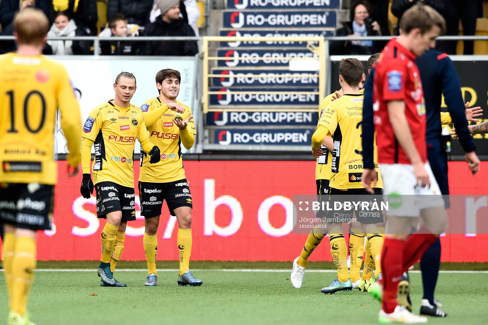 Elfsborgs Arber Zeneli jublar