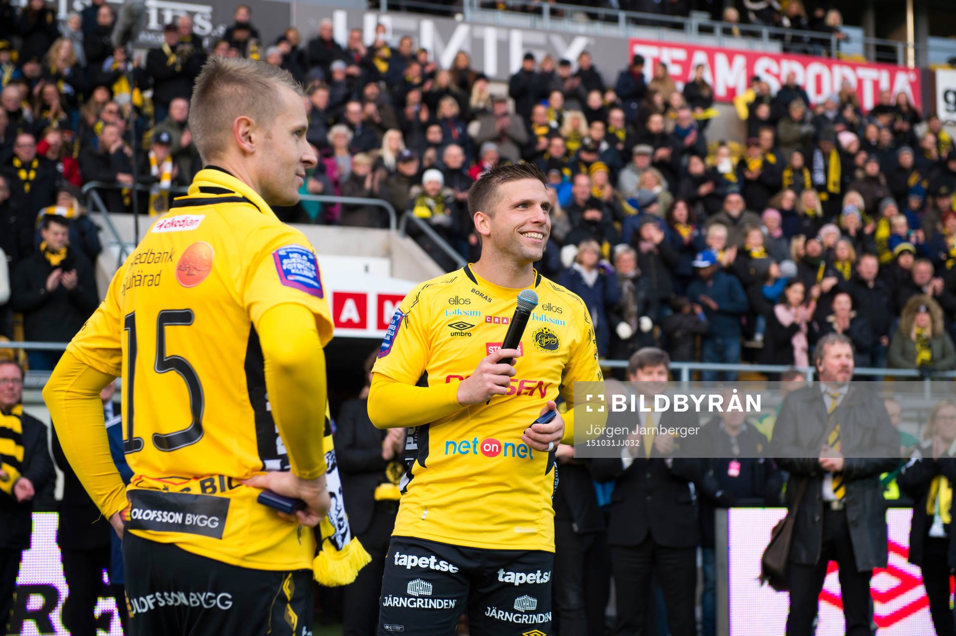 Elfsborgs Andreas Klarström och Anders Svensson håller