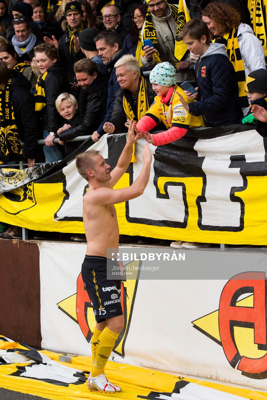 Elfsborgs Andreas Klarström tackar publiken