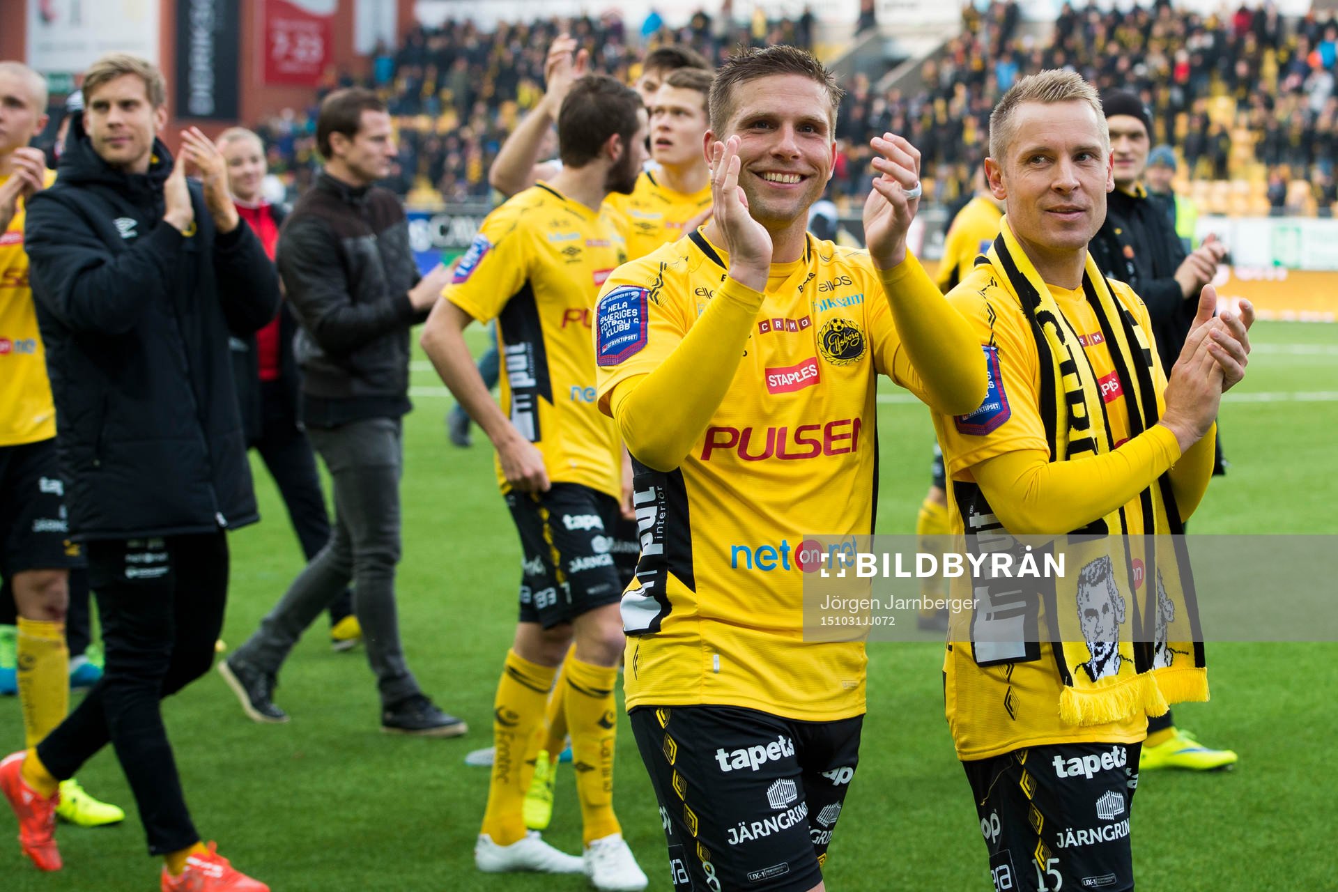Elfsborgs Anders Svensson och Andreas Klarström tackar