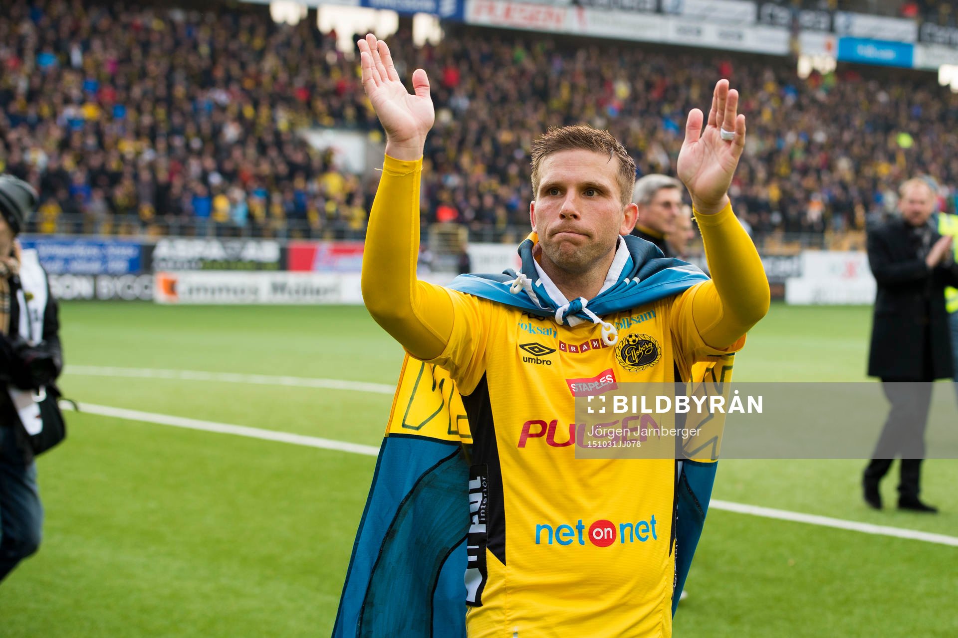 Elfsborgs Anders Svensson tackar publiken