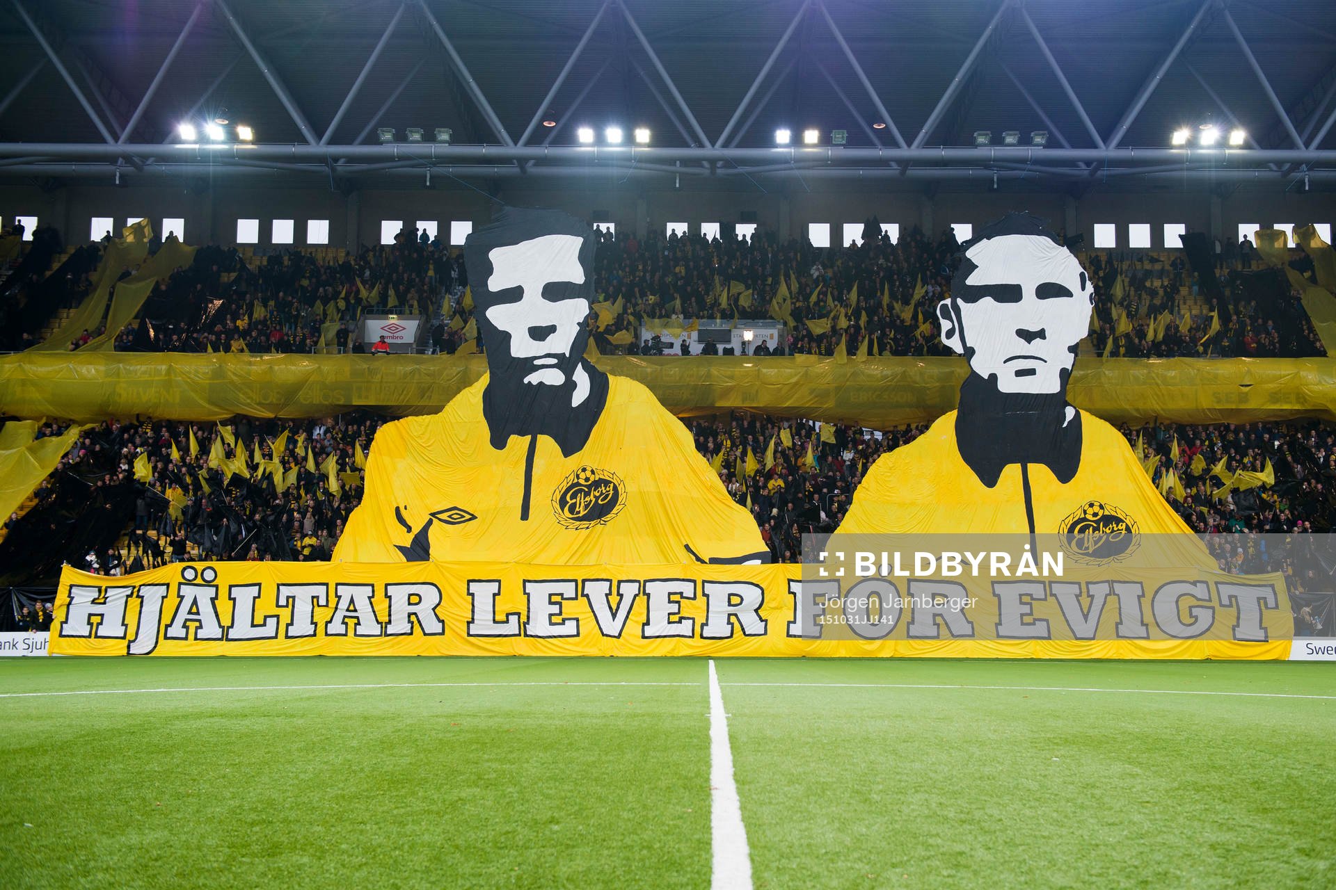Tifo för att hylla och avtacka Elfsborgs Anders Svensson