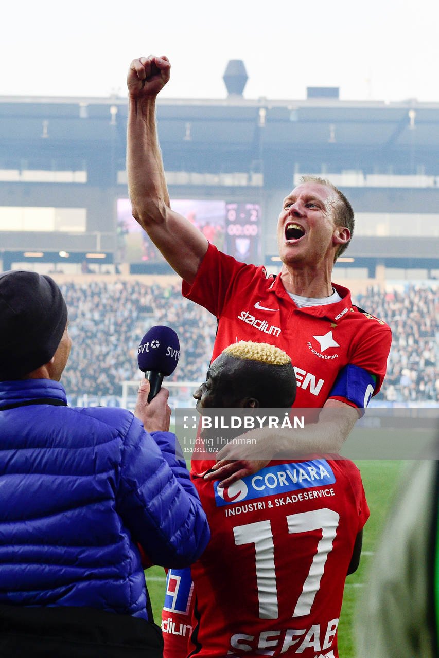 Norrköpings Alhaji Kamara och Andreas Johansson jublar att