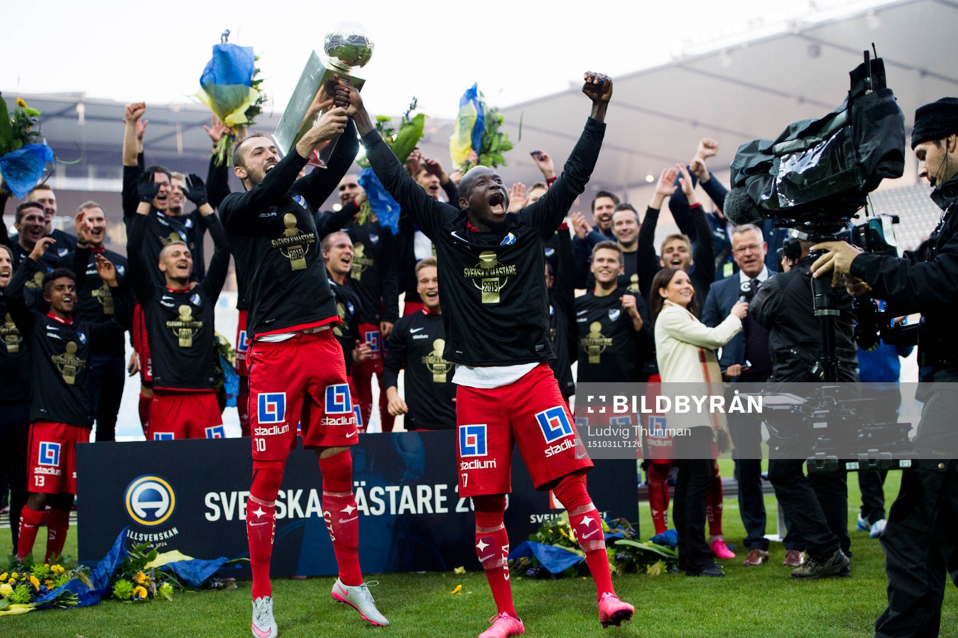 Norrköpings Emir Kujovic och Alhaji Kamara jublar med