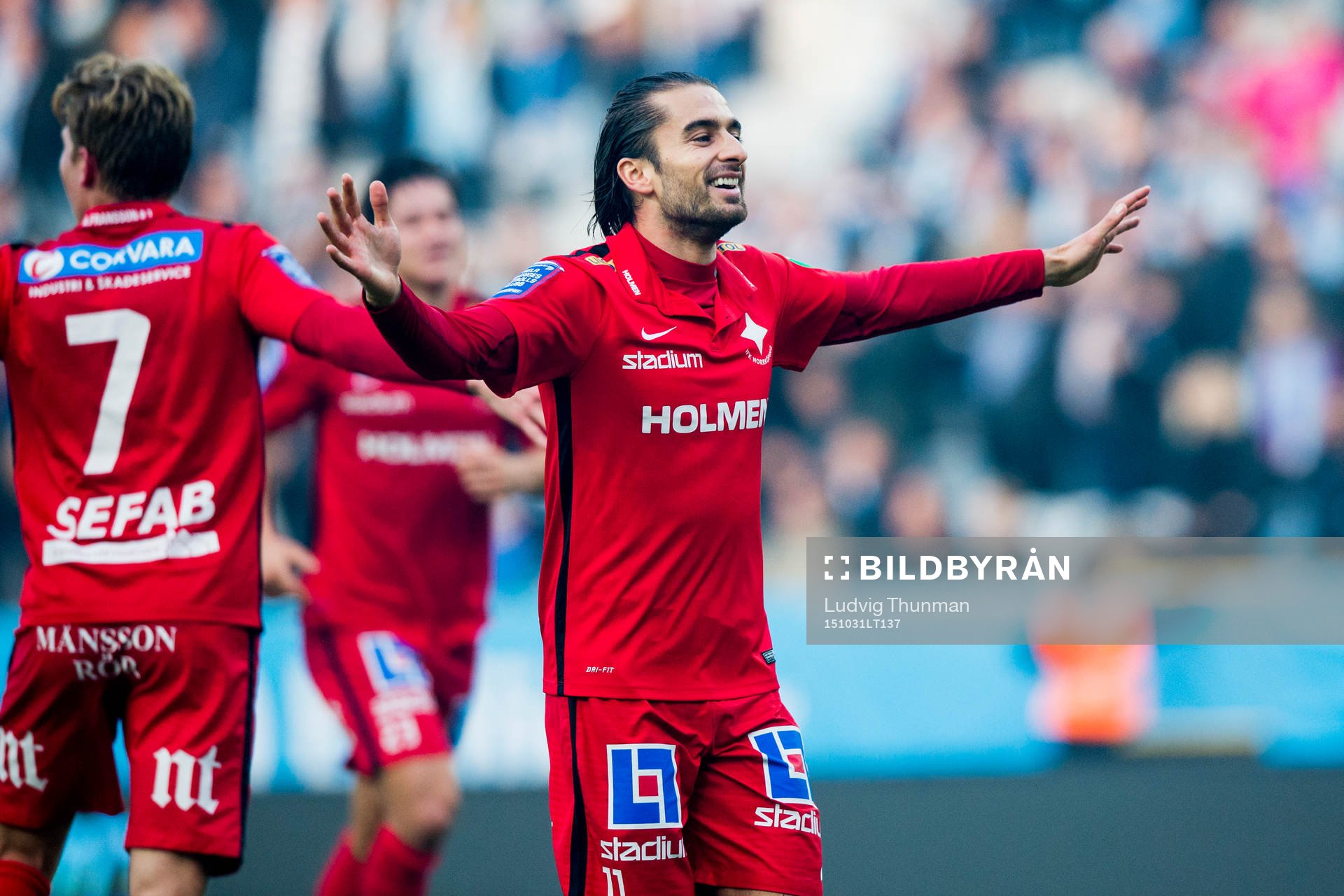 Norrköpings Christopher Nilsson Telo firar sm-guldet