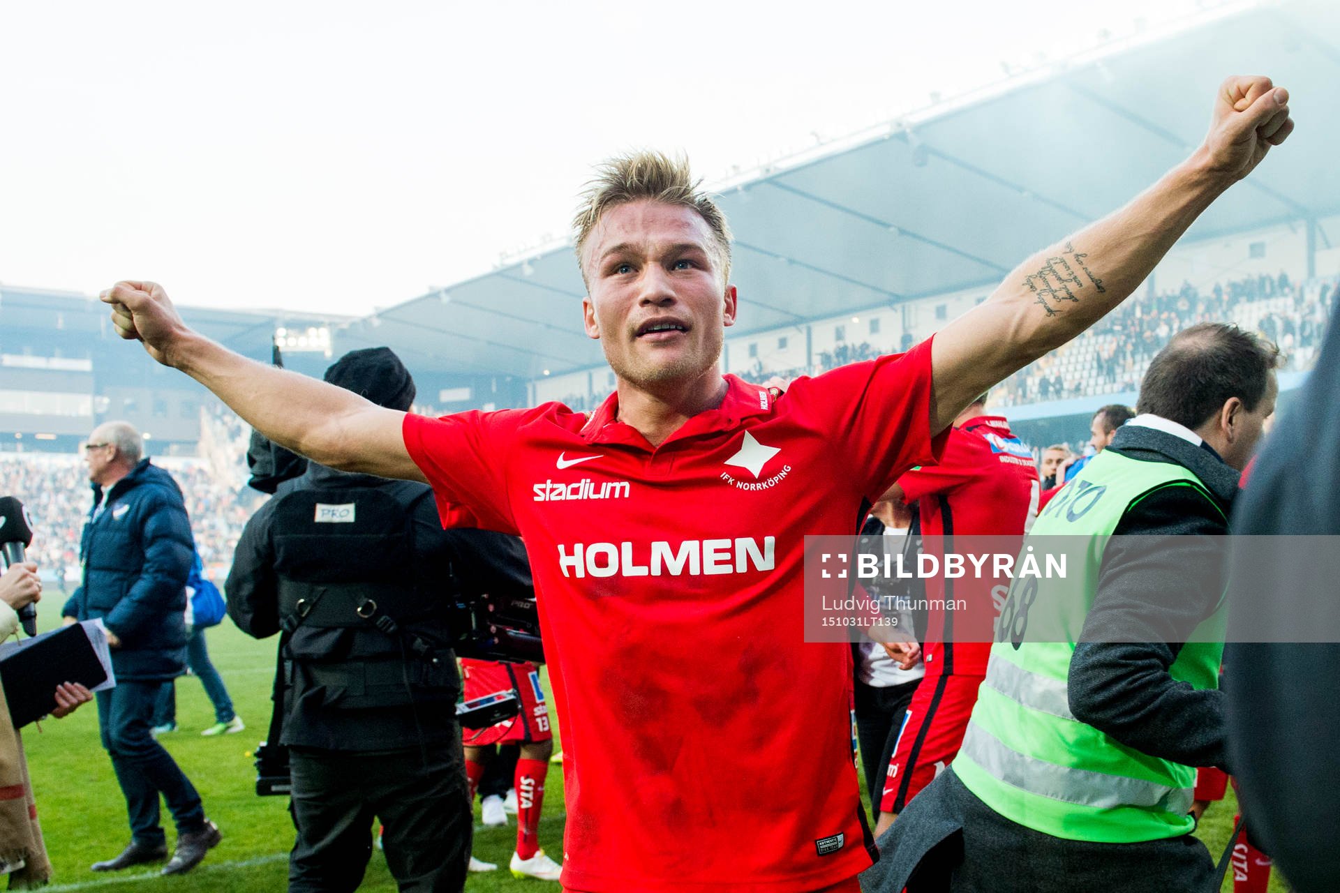 Norrköpings Niklas Bärkroth firar sm-guldet