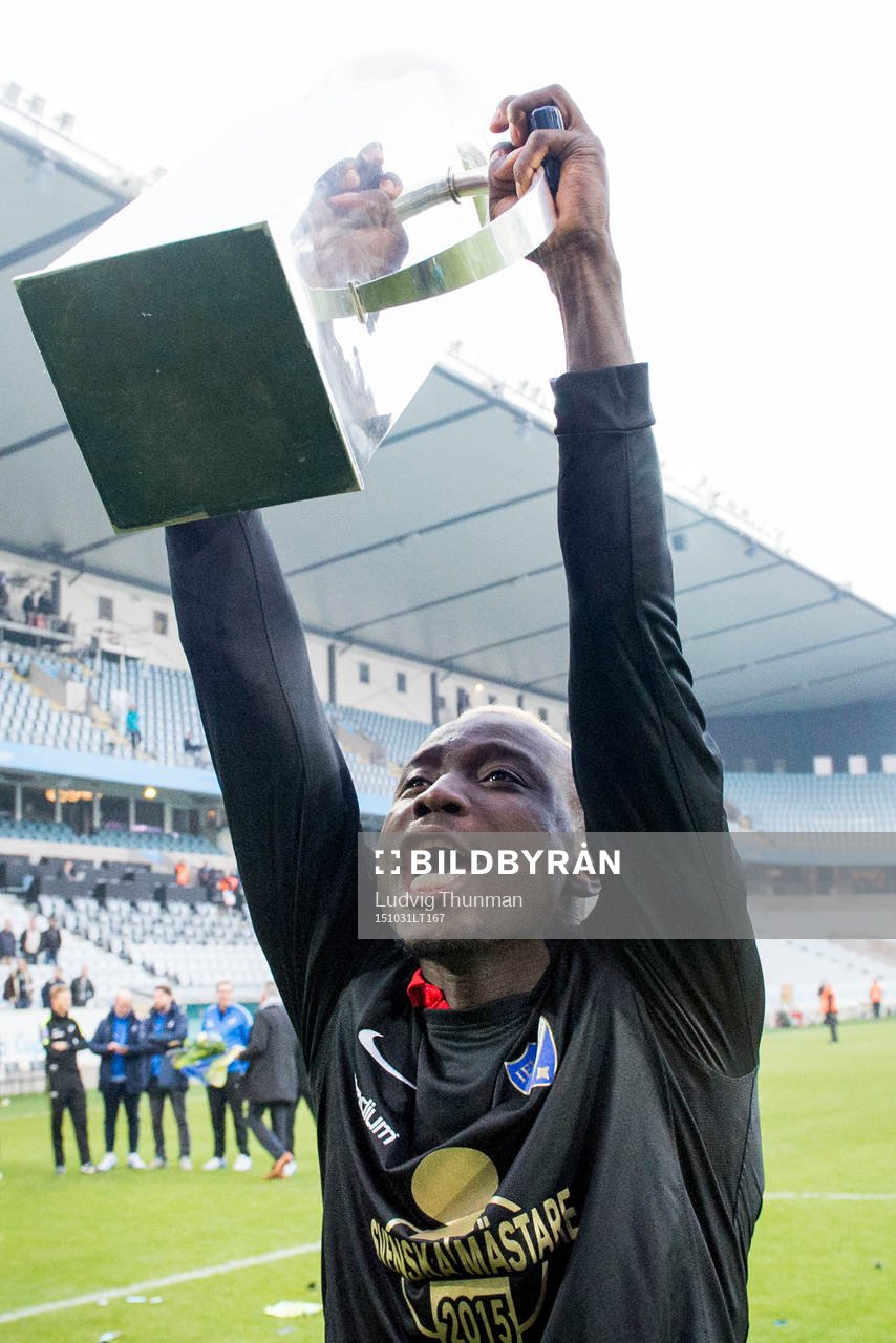 Norrköpings Alhaji Kamara firar sm-guldet