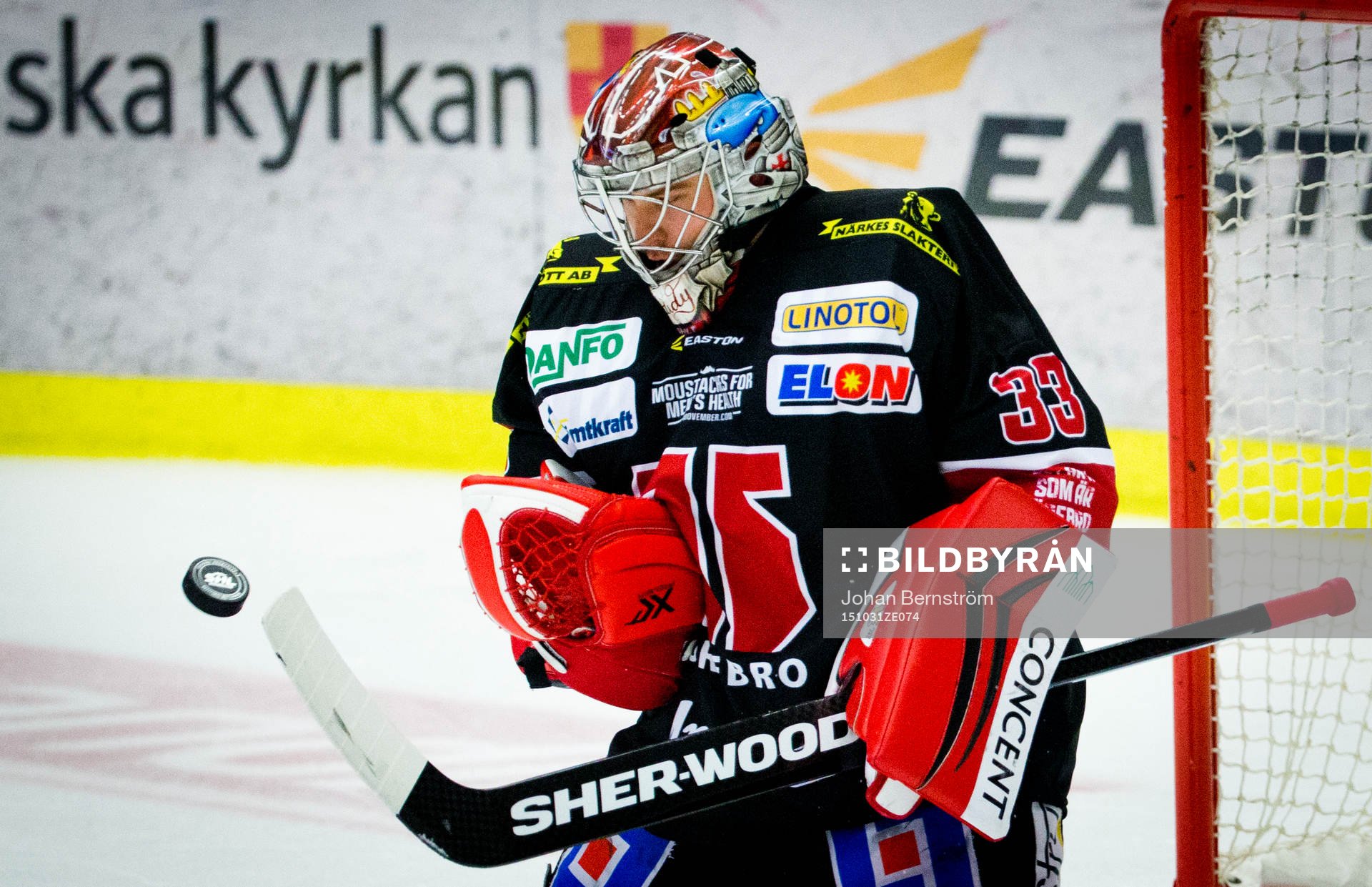 Örebros målvakt Julius Hudacek blev utbytt