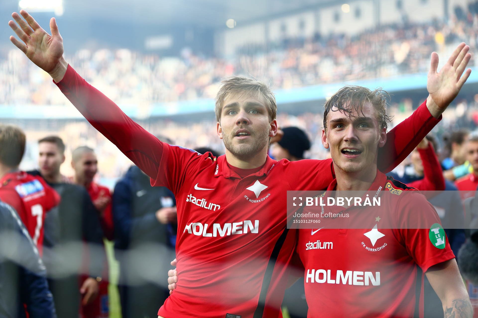 Norrköpings Christoffer Nyman och Linus Wahlqvist firar