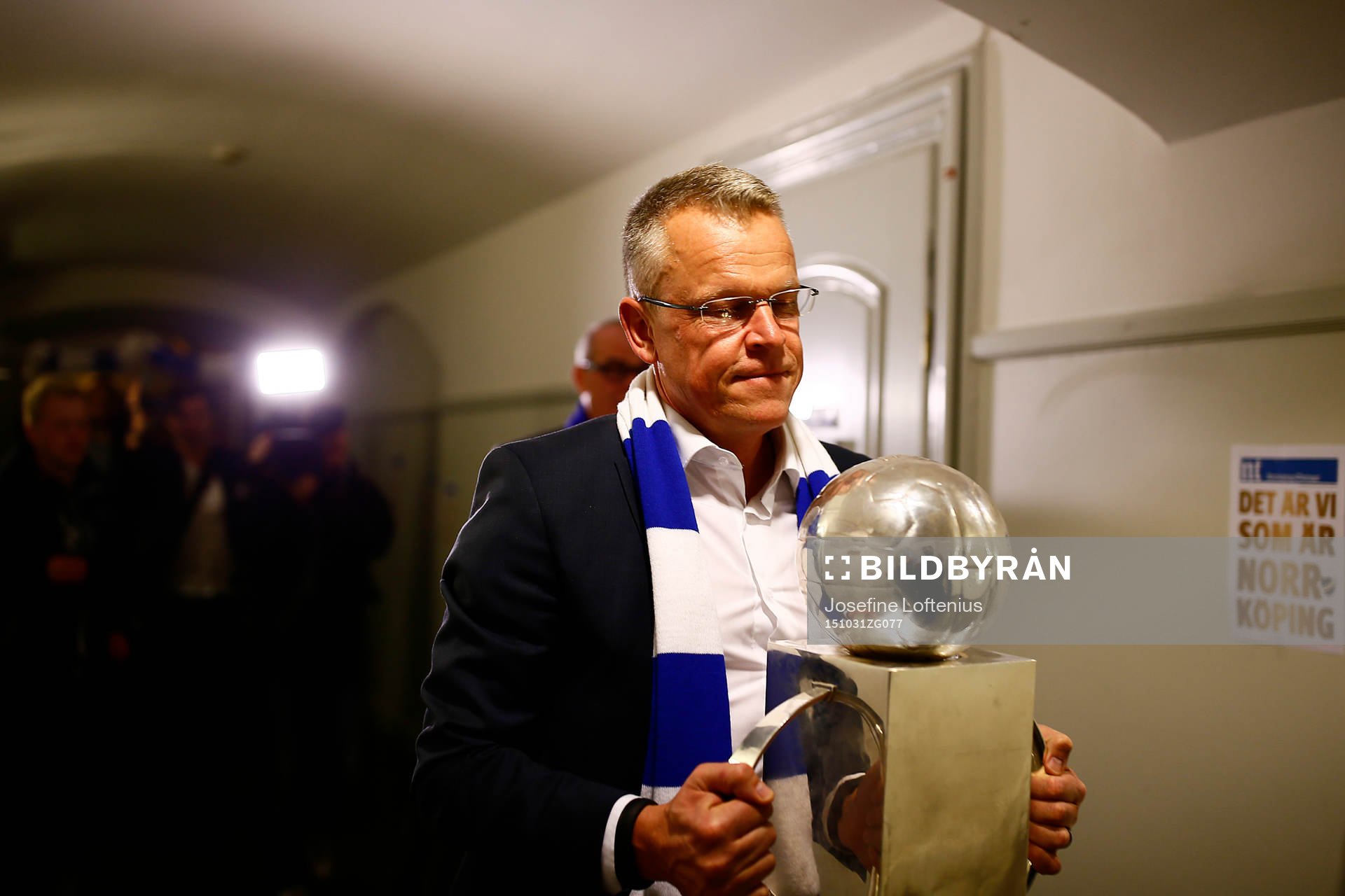 Norrköpings tränare Jan Andersson med bucklan