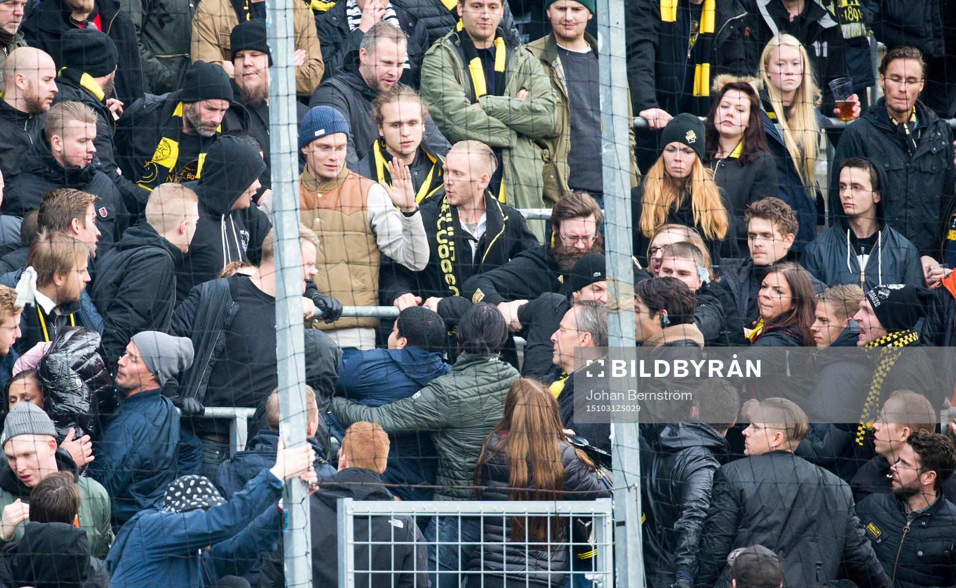 Bråk i AIK klacken och mitten är ordförande Johan Segui